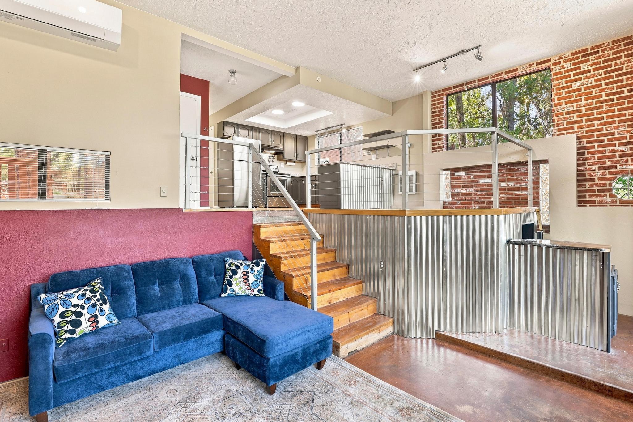 3407 N Ridge Trail