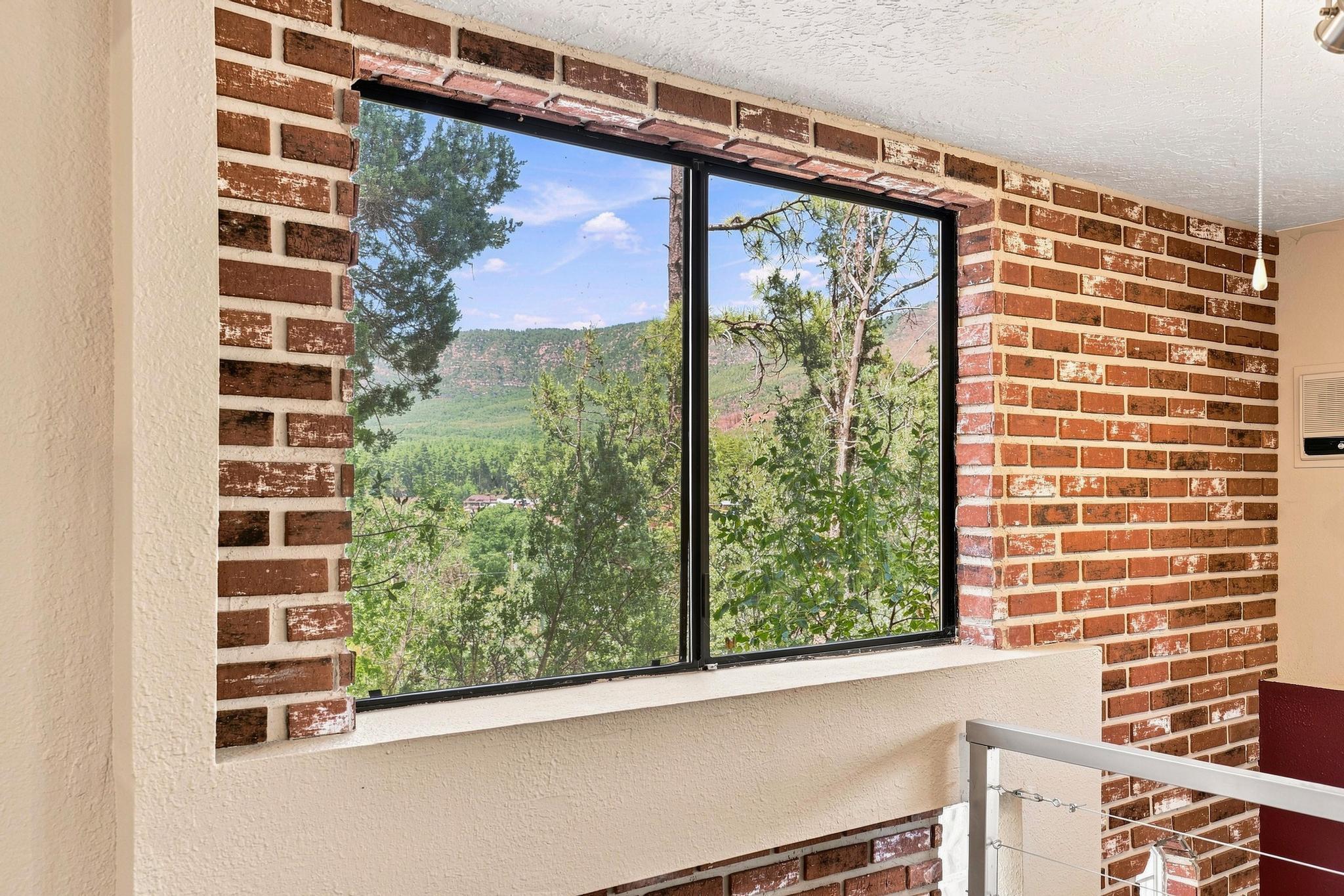 3407 N Ridge Trail