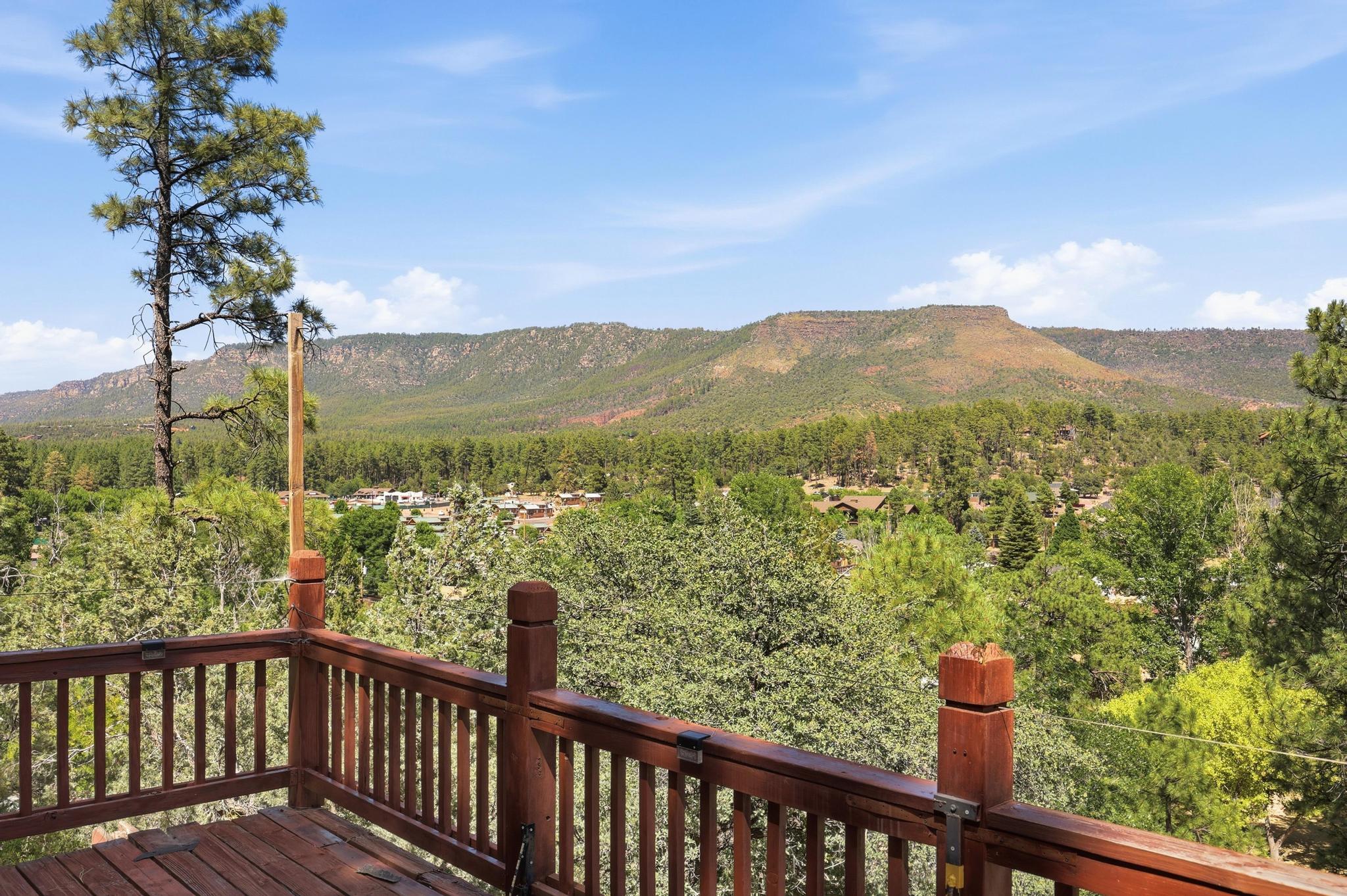 3407 N Ridge Trail