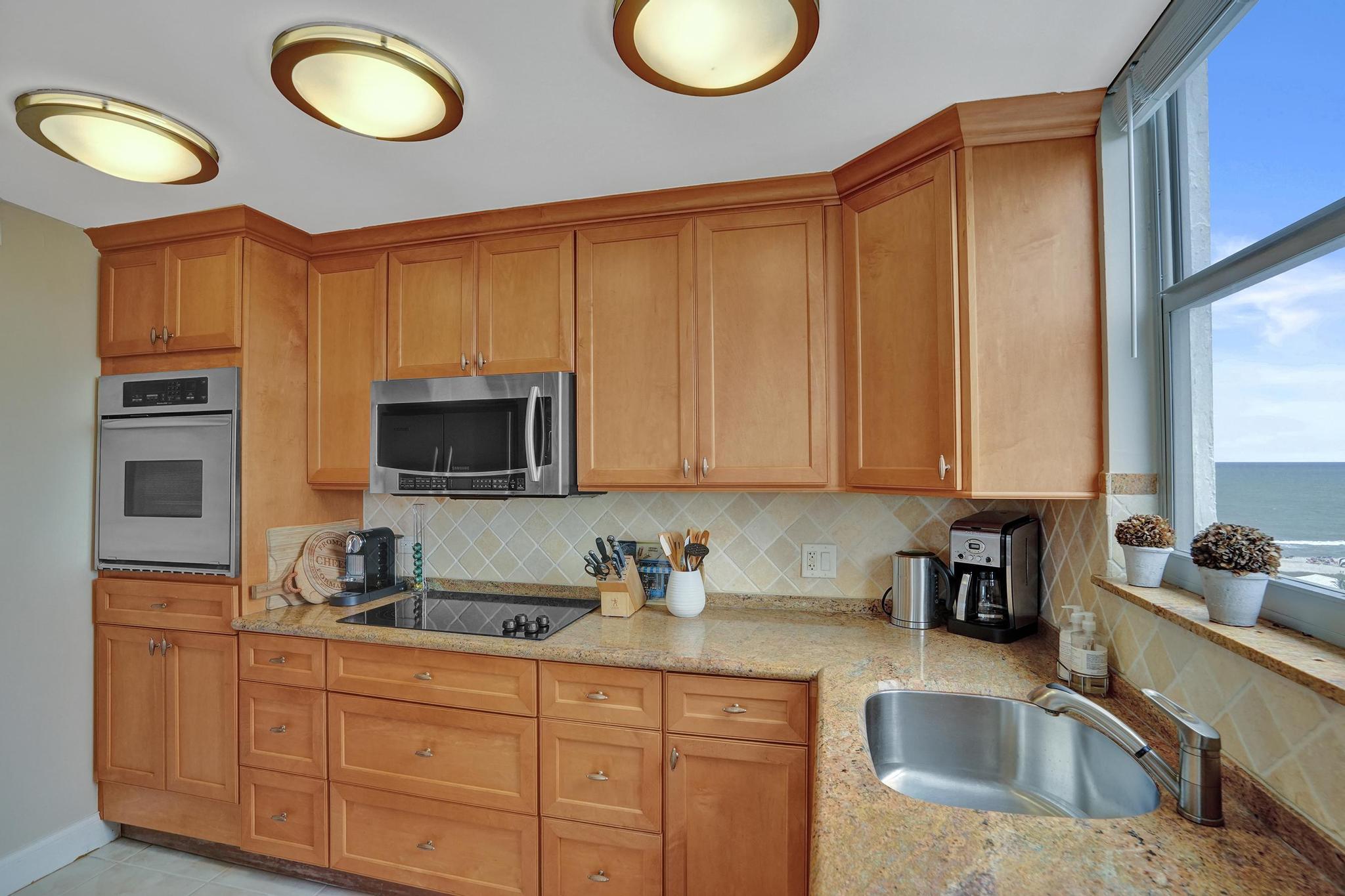1010 S Ocean Boulevard 808
