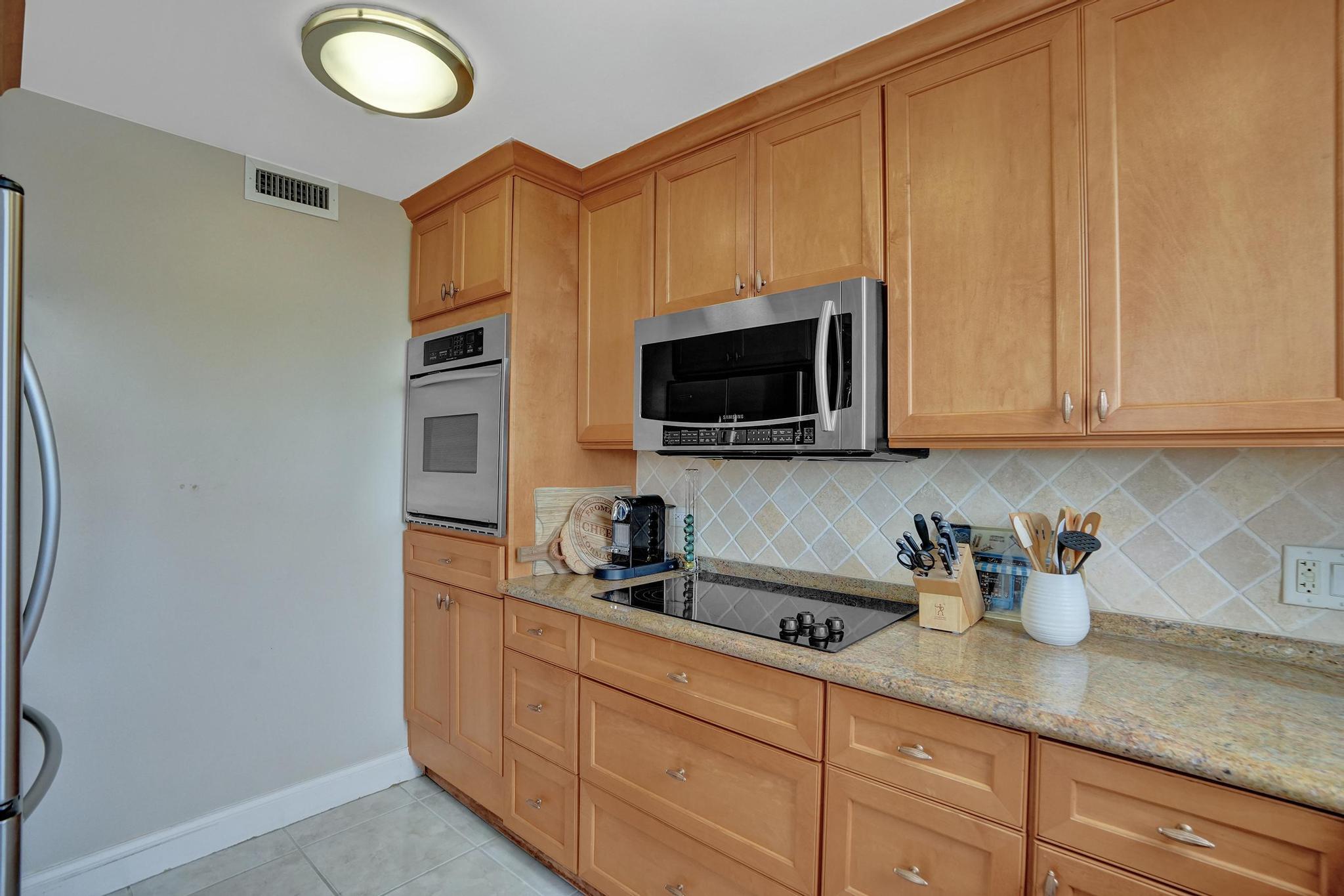 1010 S Ocean Boulevard 808