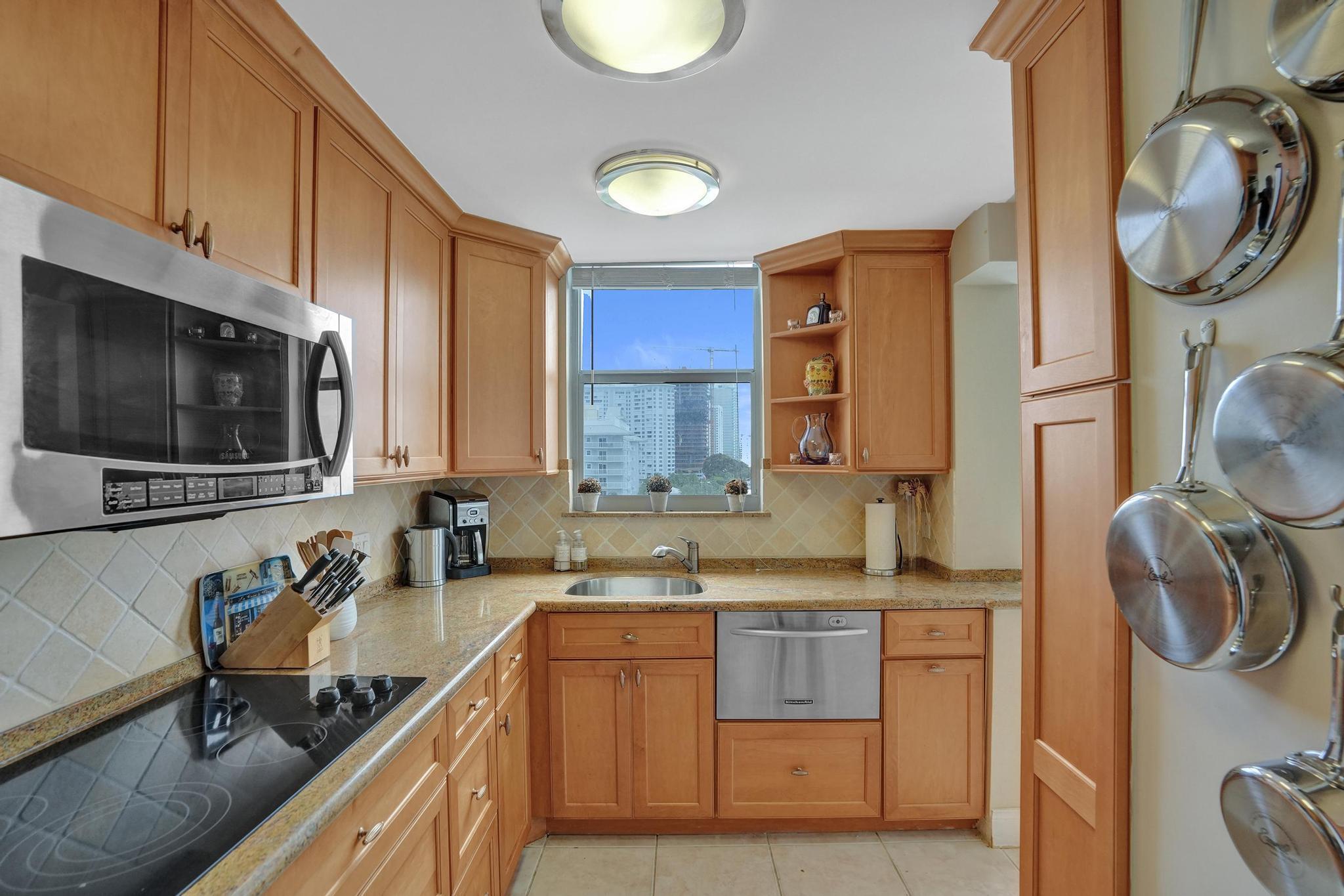 1010 S Ocean Boulevard 808