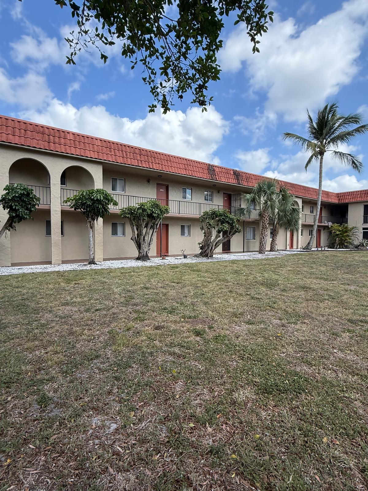 6074 Forest Hill Boulevard 208