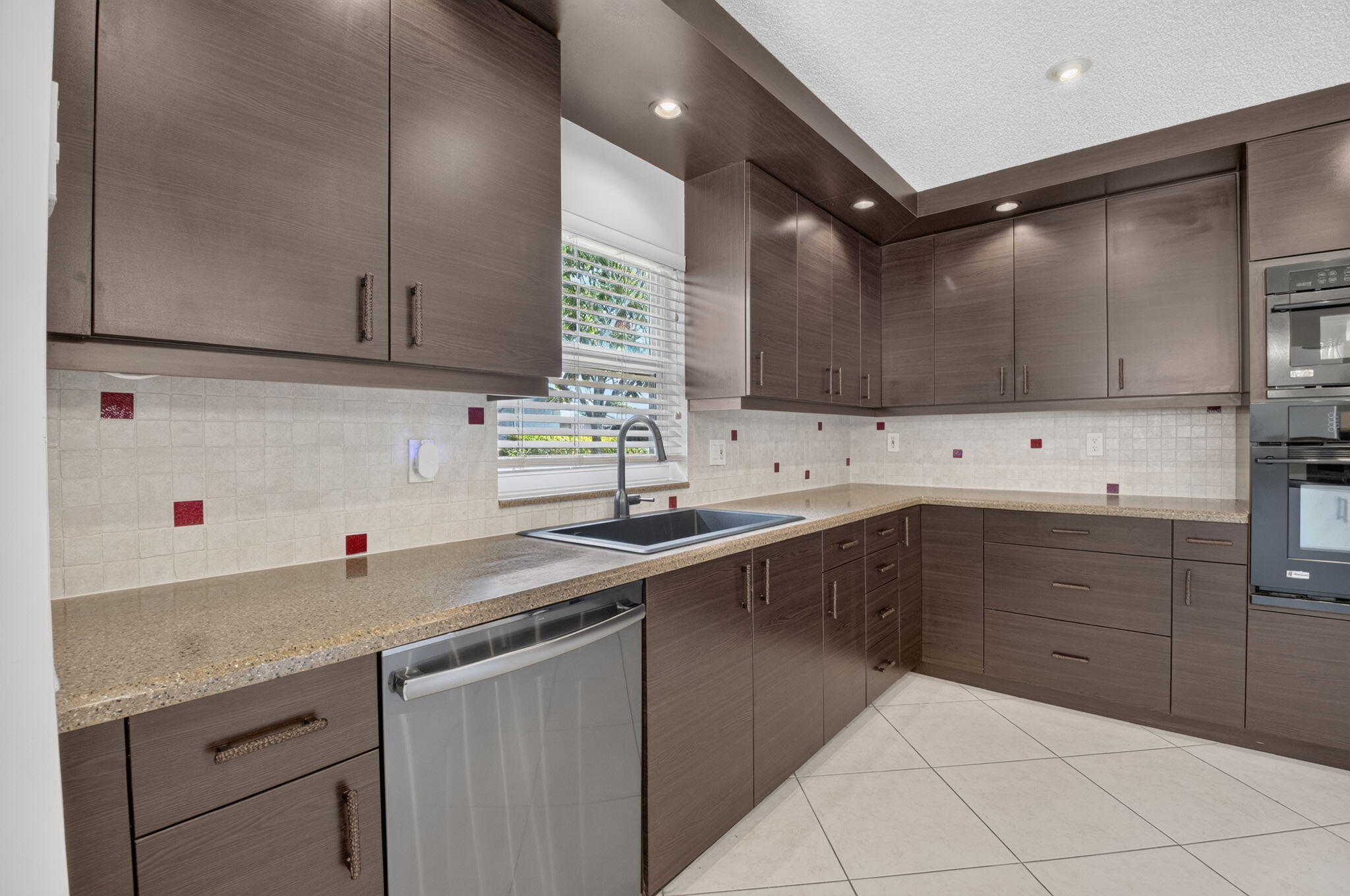 6103 Stanley Lane
