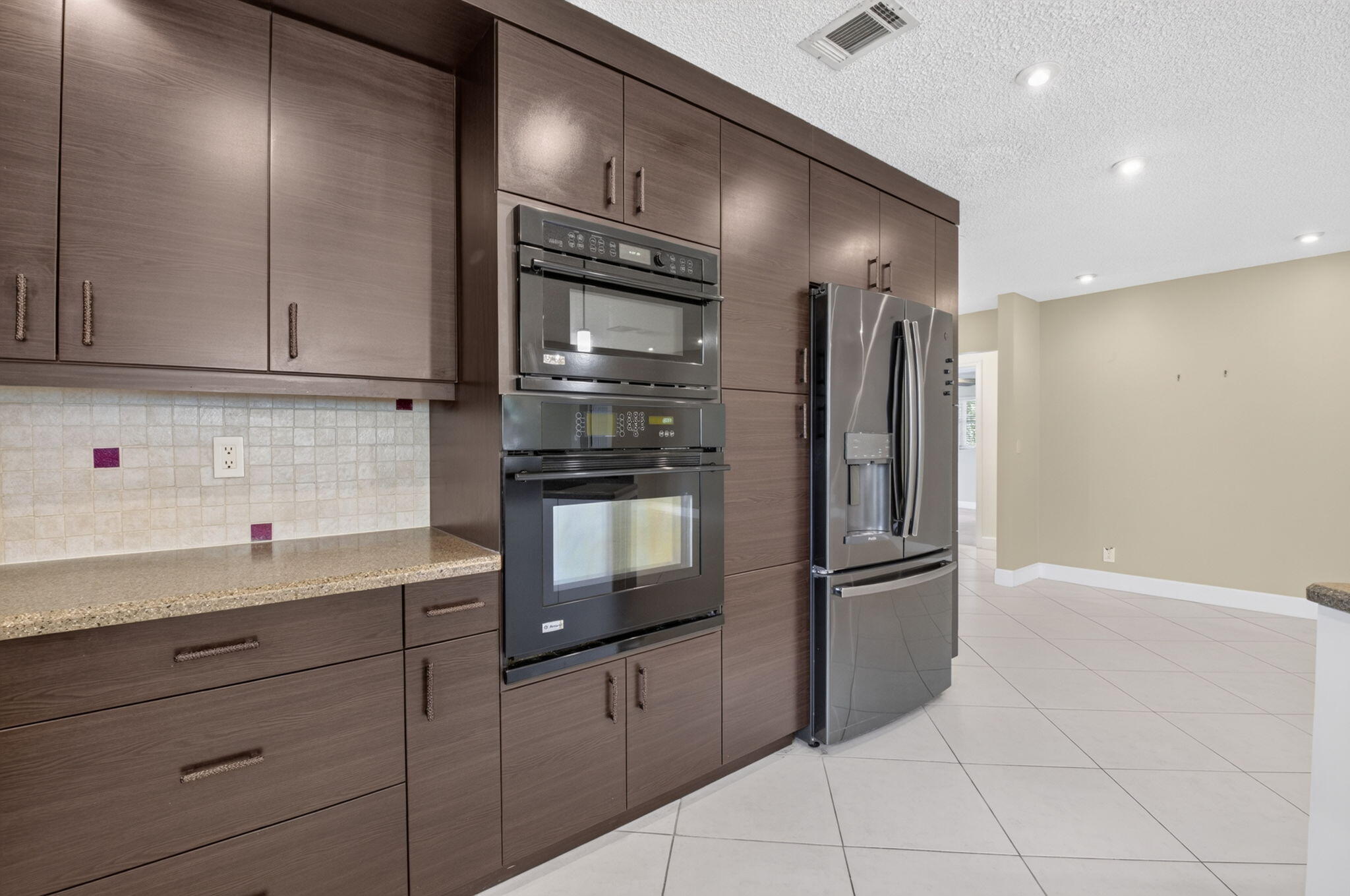 6103 Stanley Lane