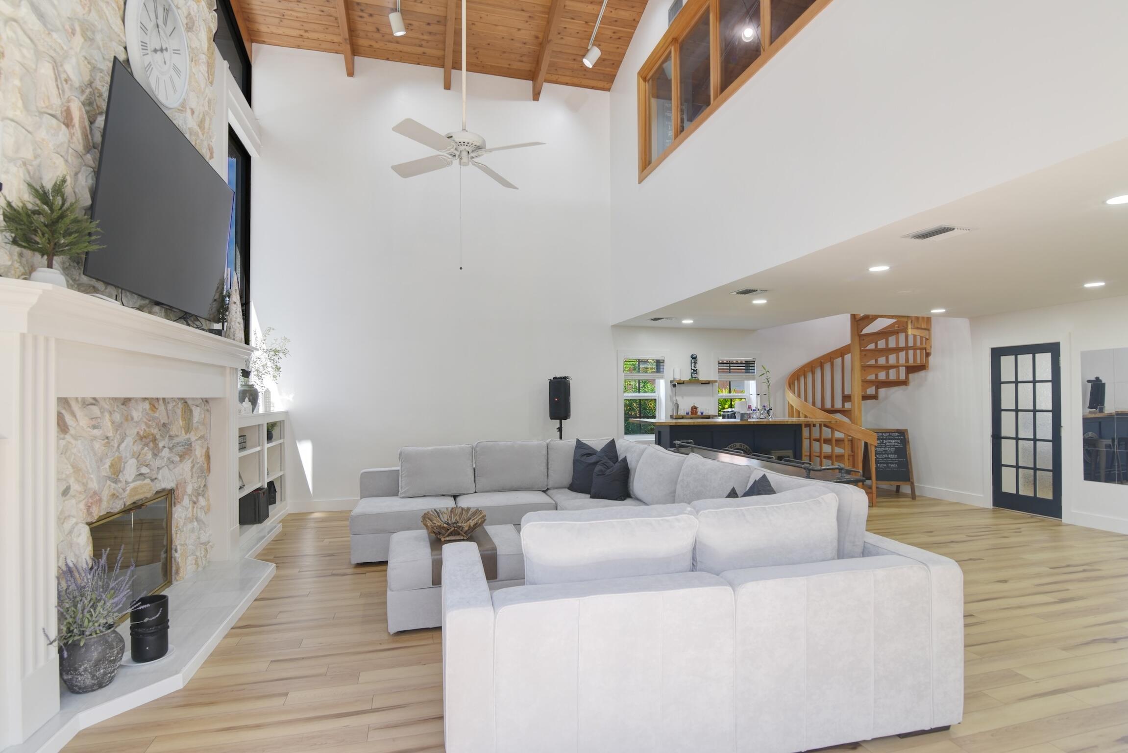8724 NW 27th Street