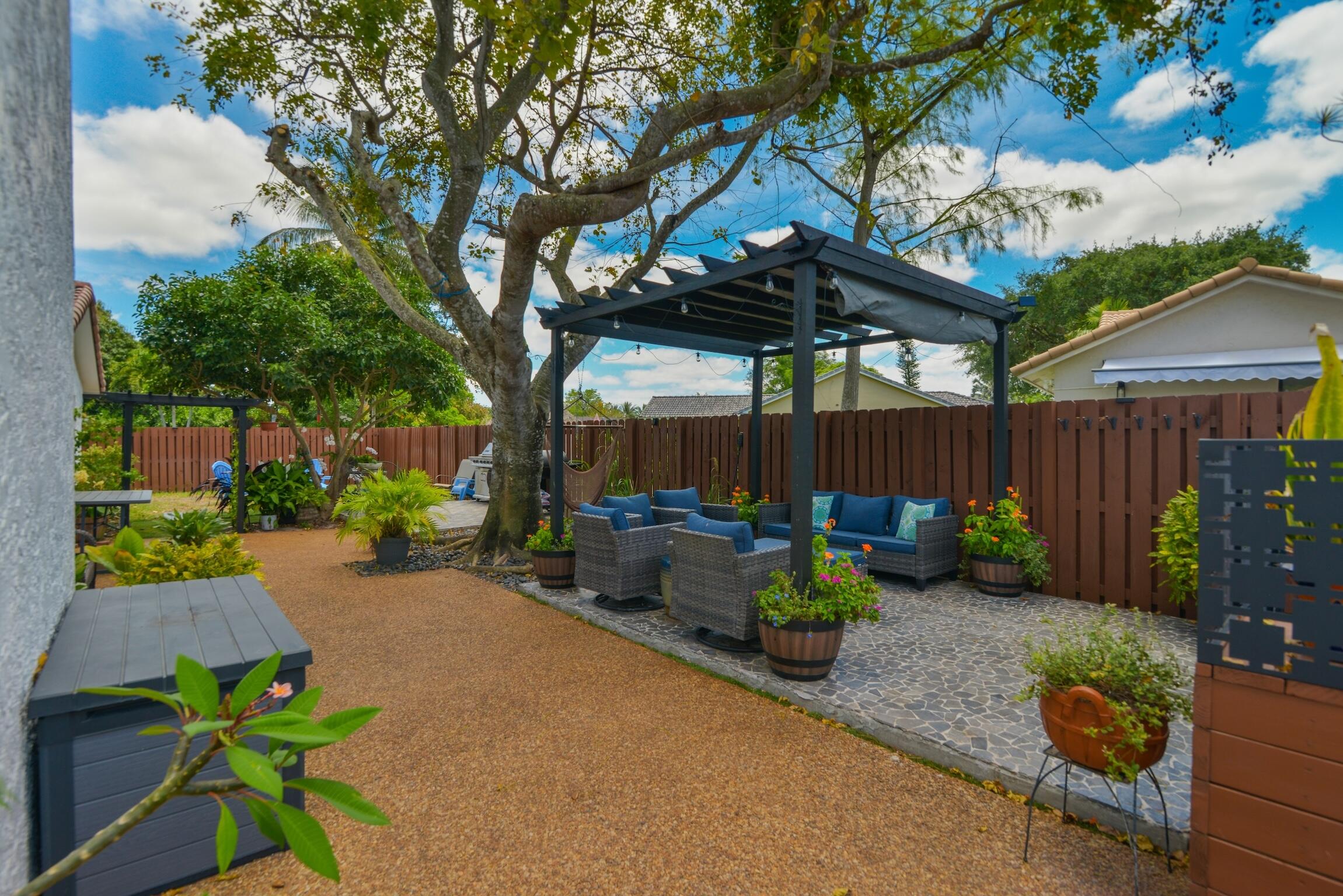 8724 NW 27th Street