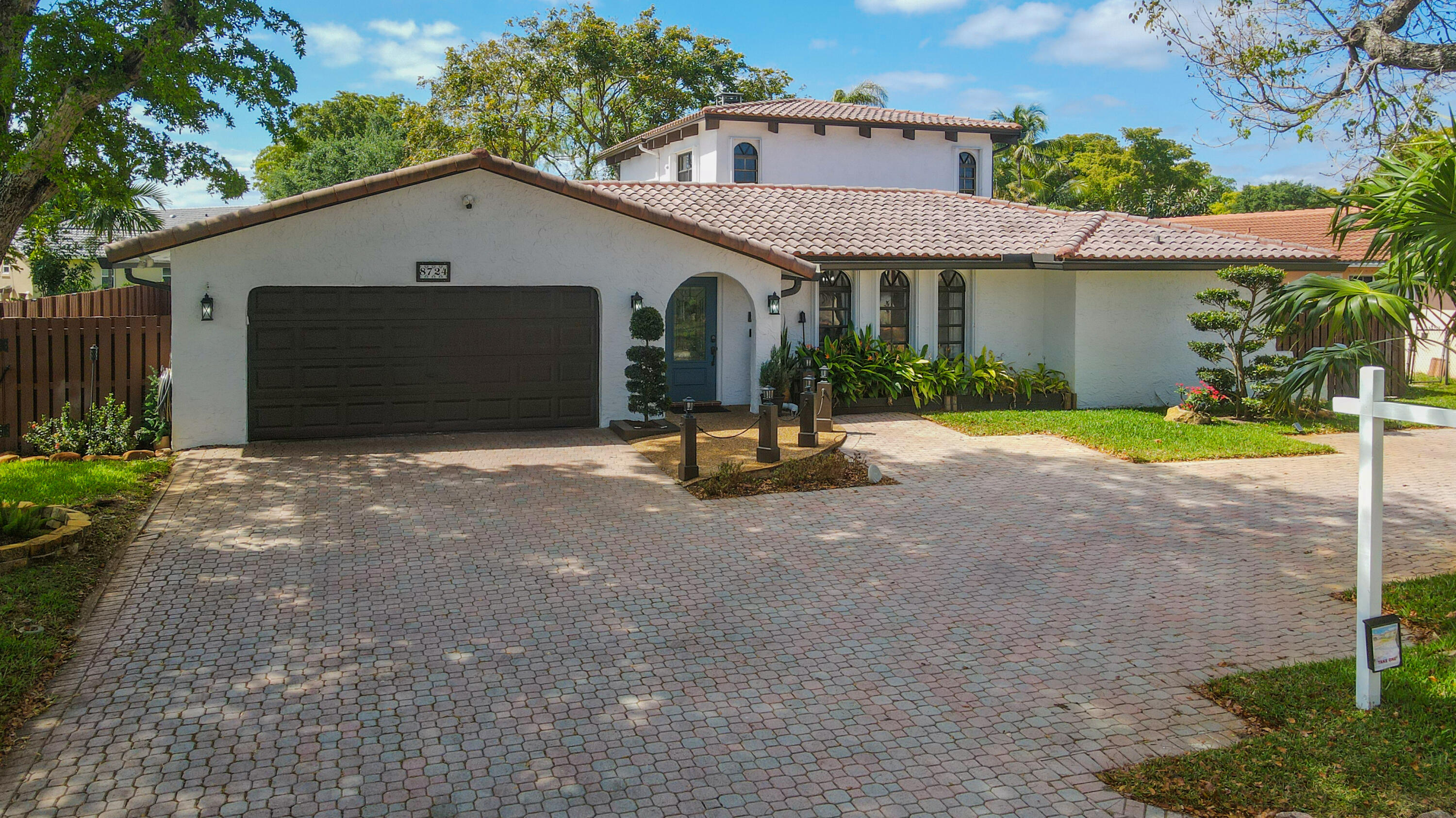 8724 NW 27th Street