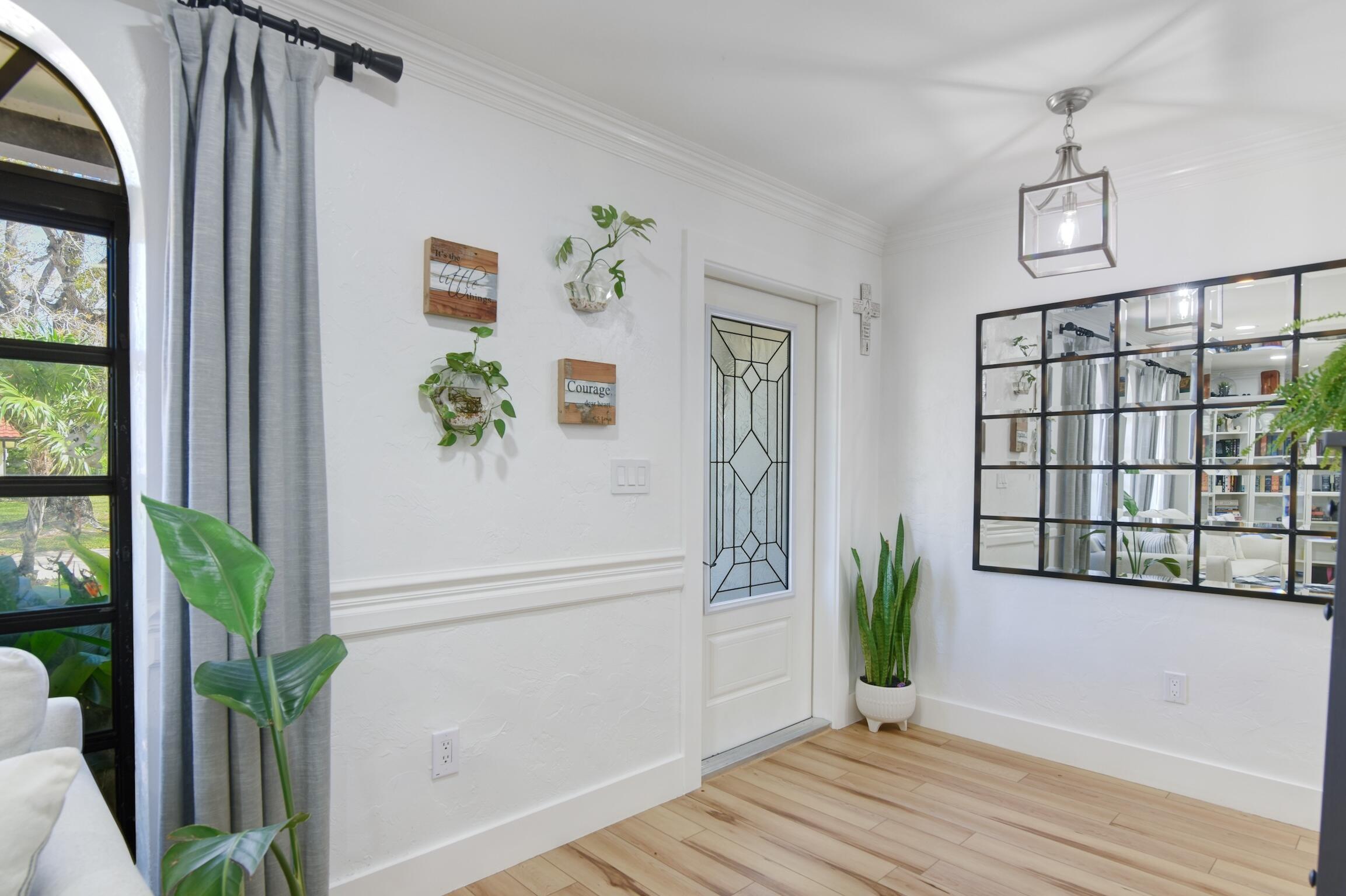 8724 NW 27th Street