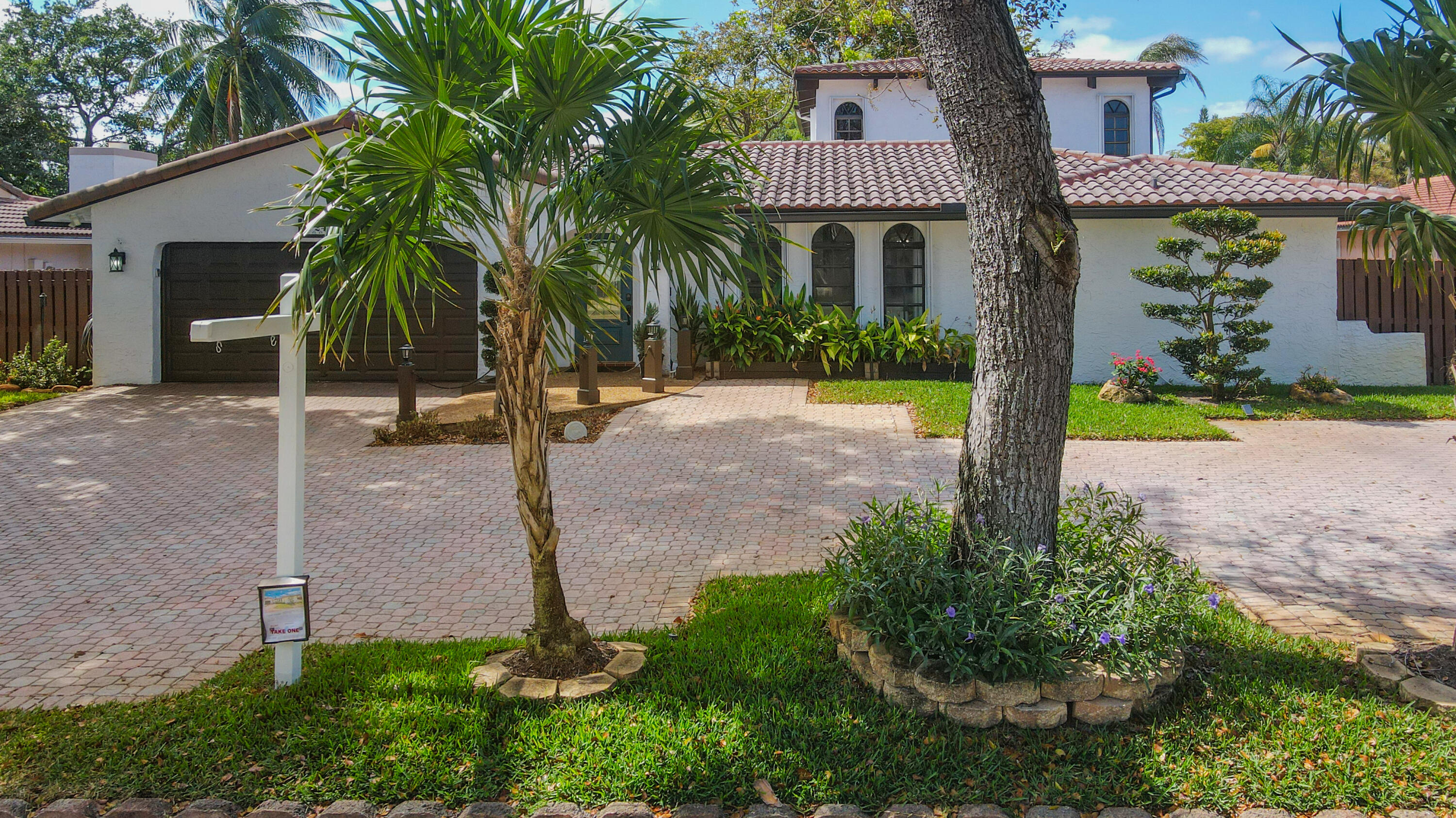 8724 NW 27th Street