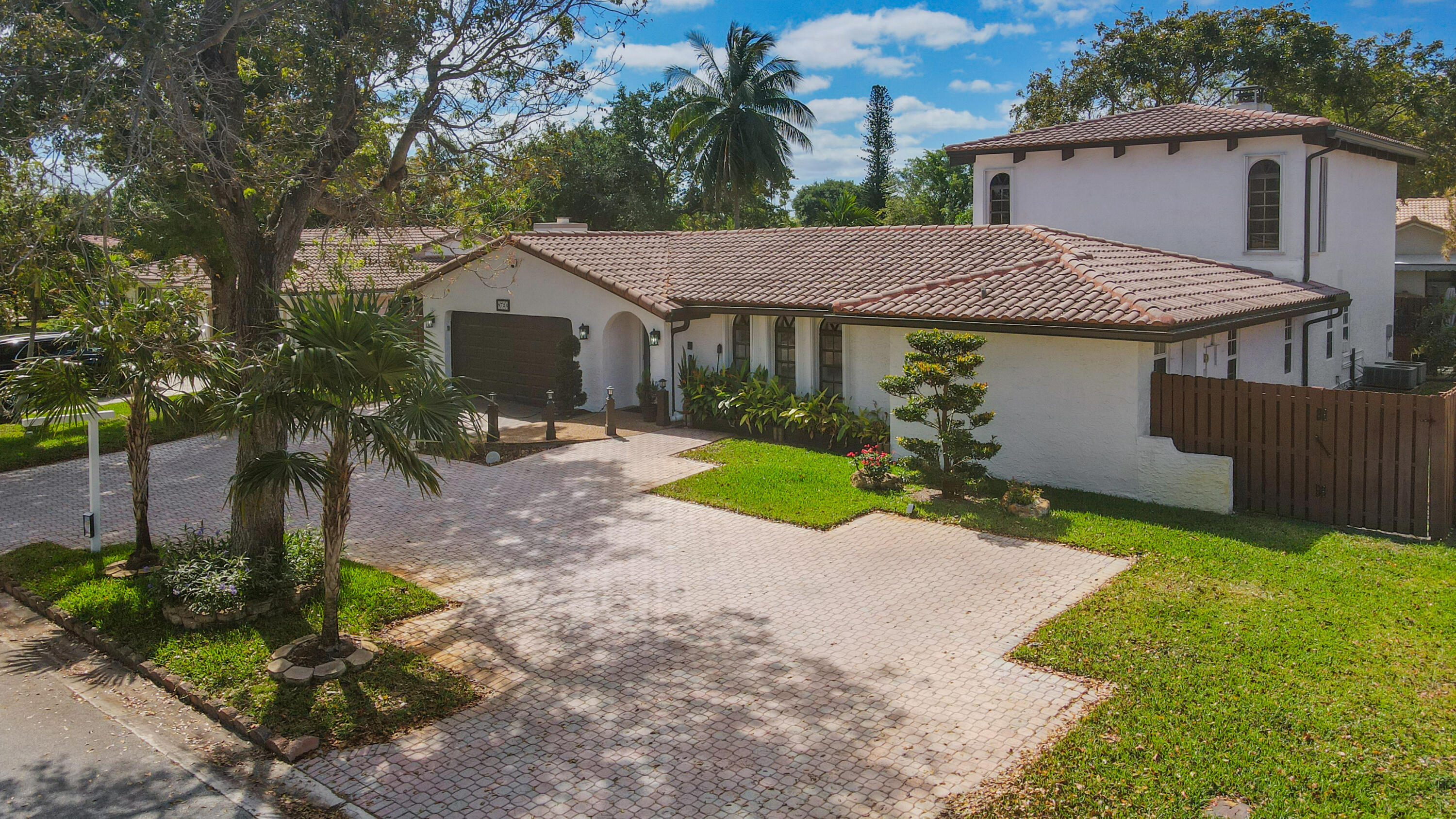 8724 NW 27th Street