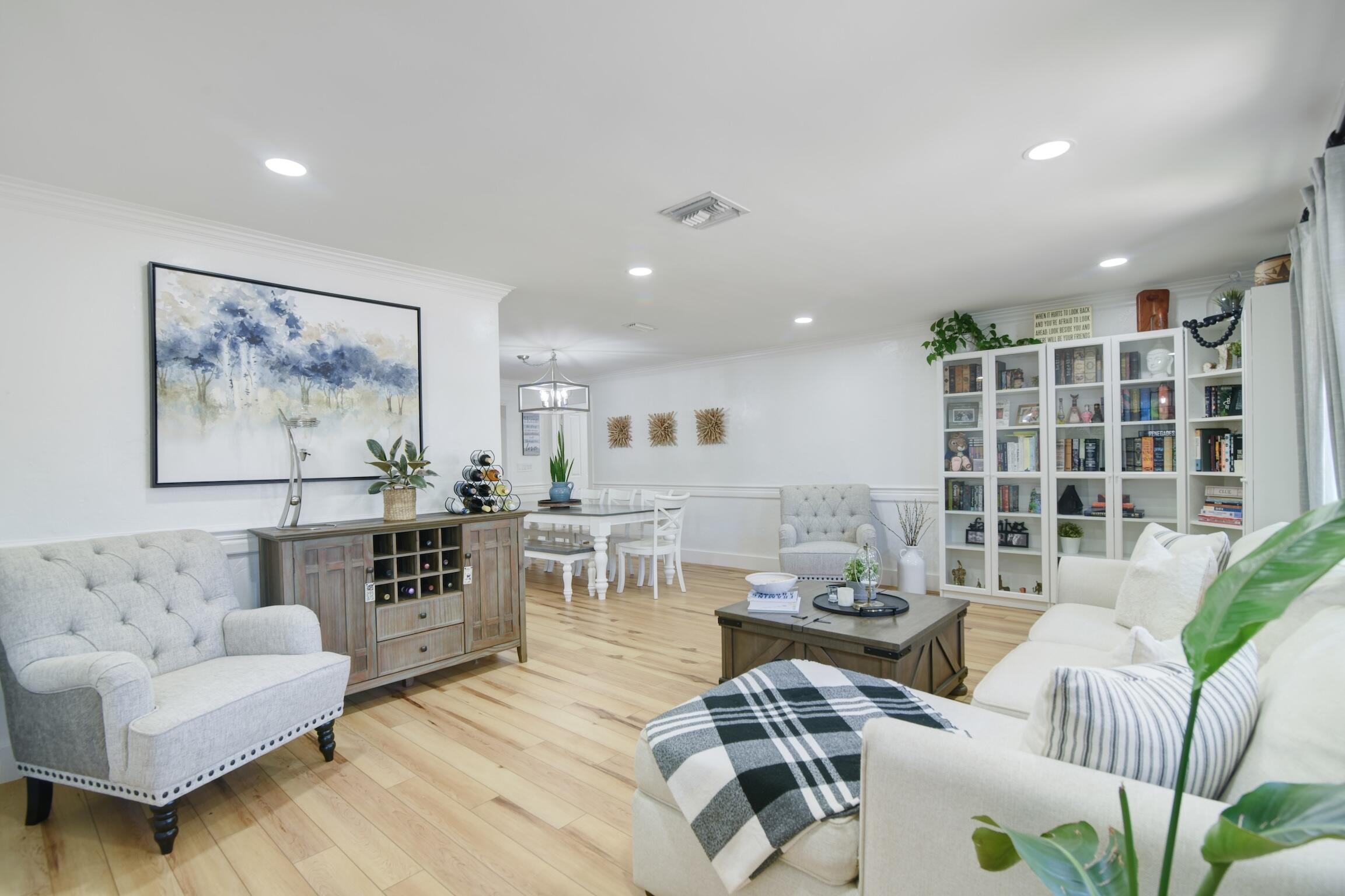 8724 NW 27th Street