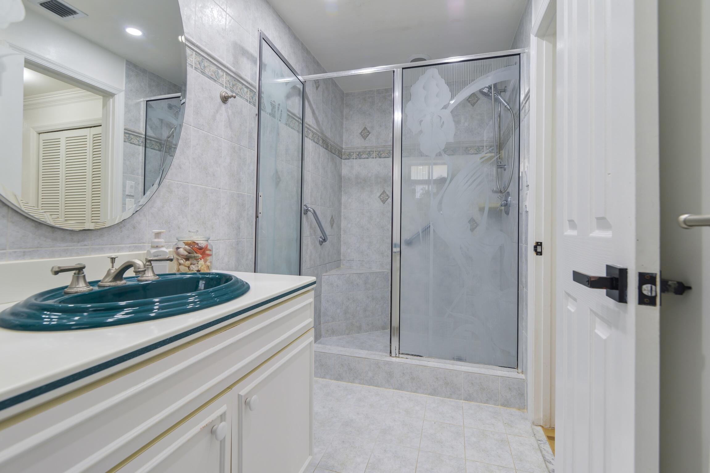 8724 NW 27th Street