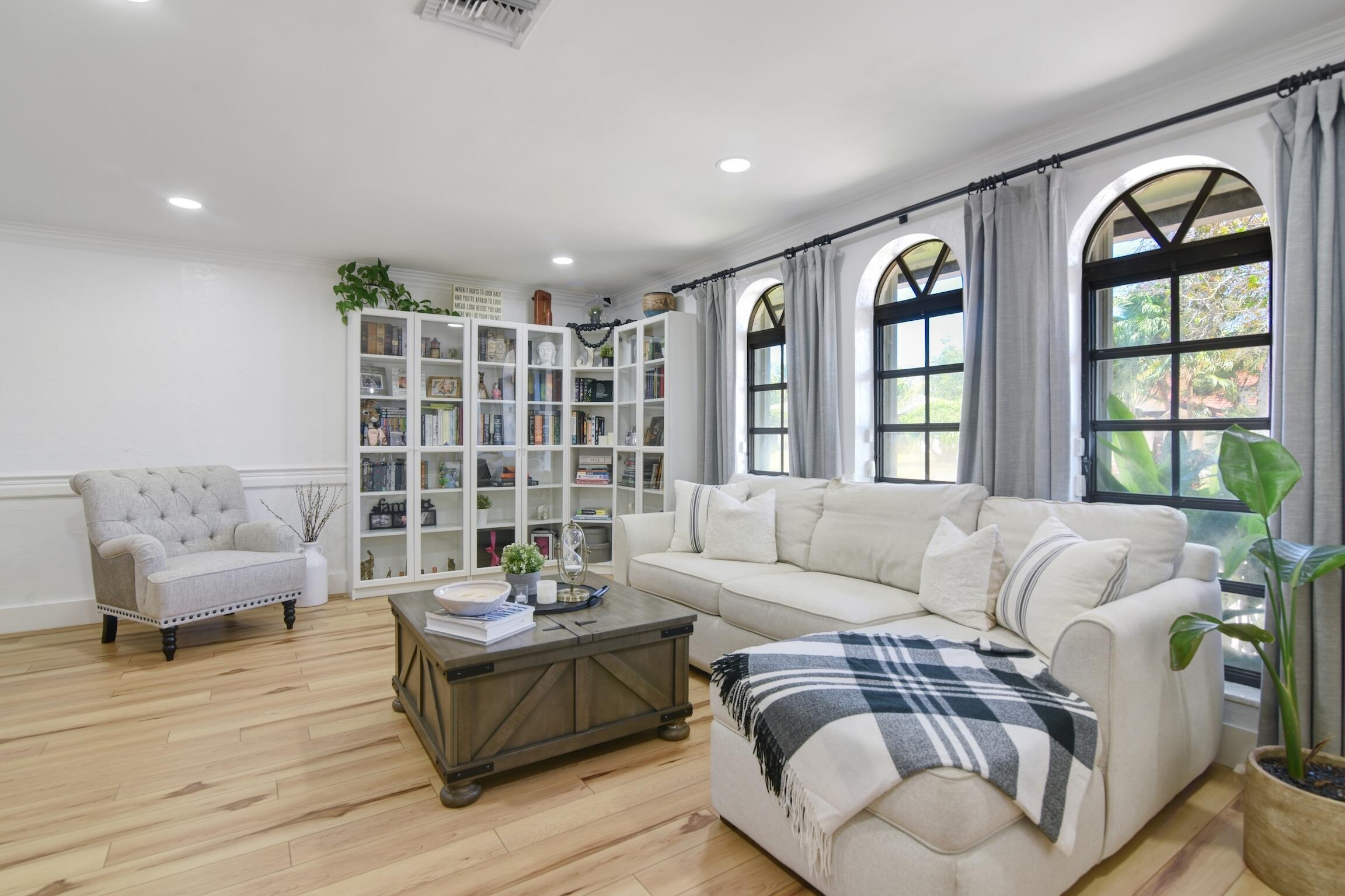 8724 NW 27th Street