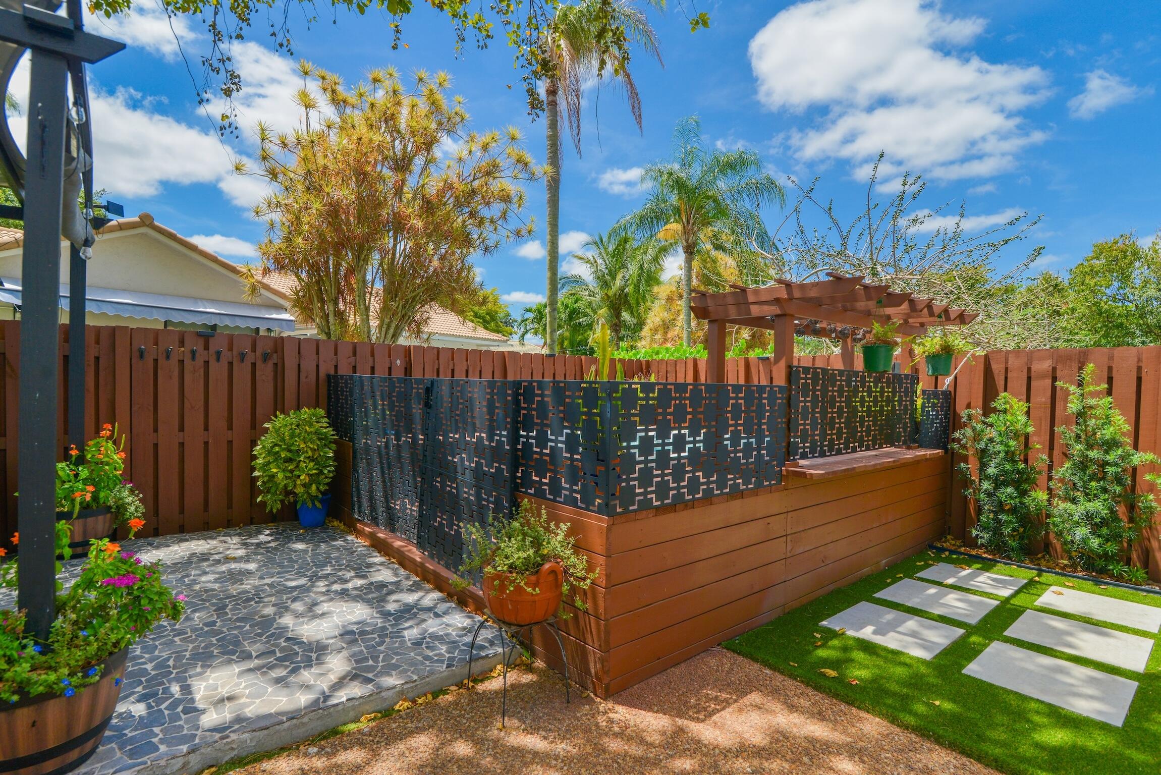 8724 NW 27th Street