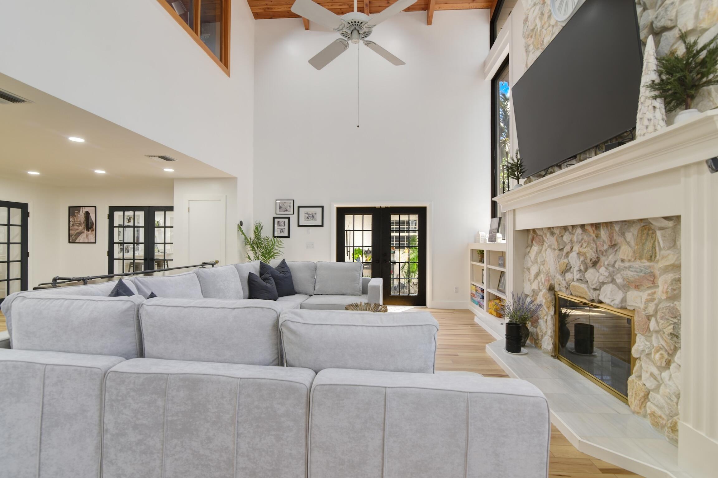8724 NW 27th Street