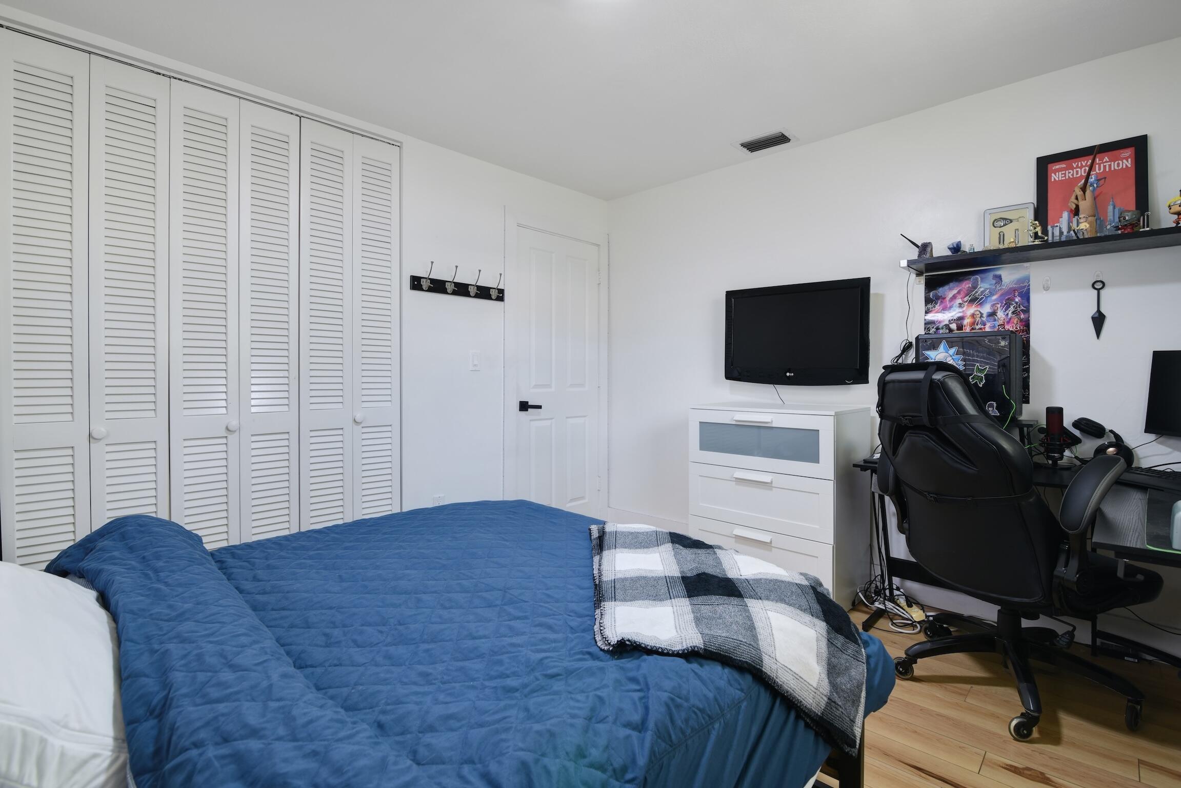 8724 NW 27th Street