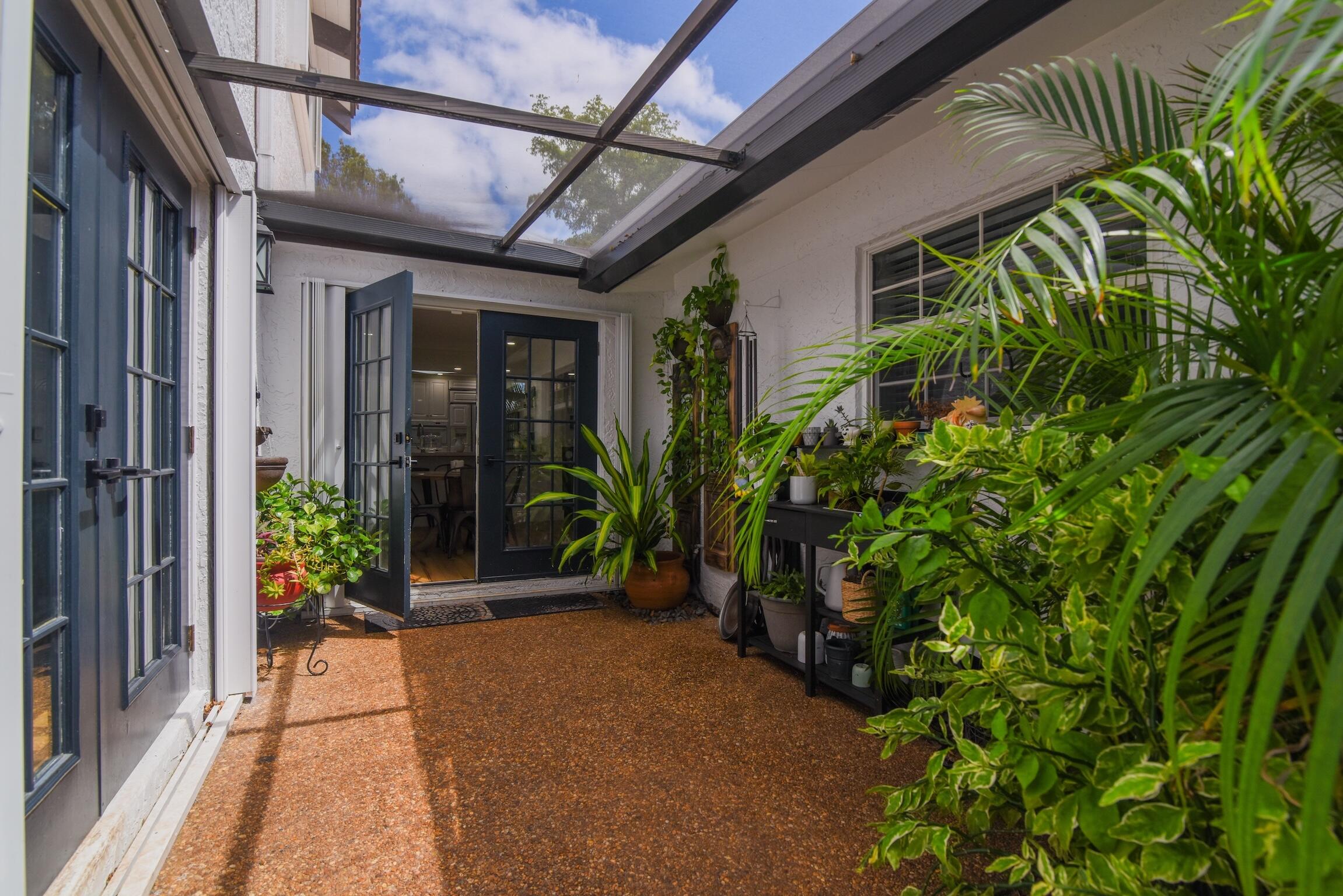 8724 NW 27th Street