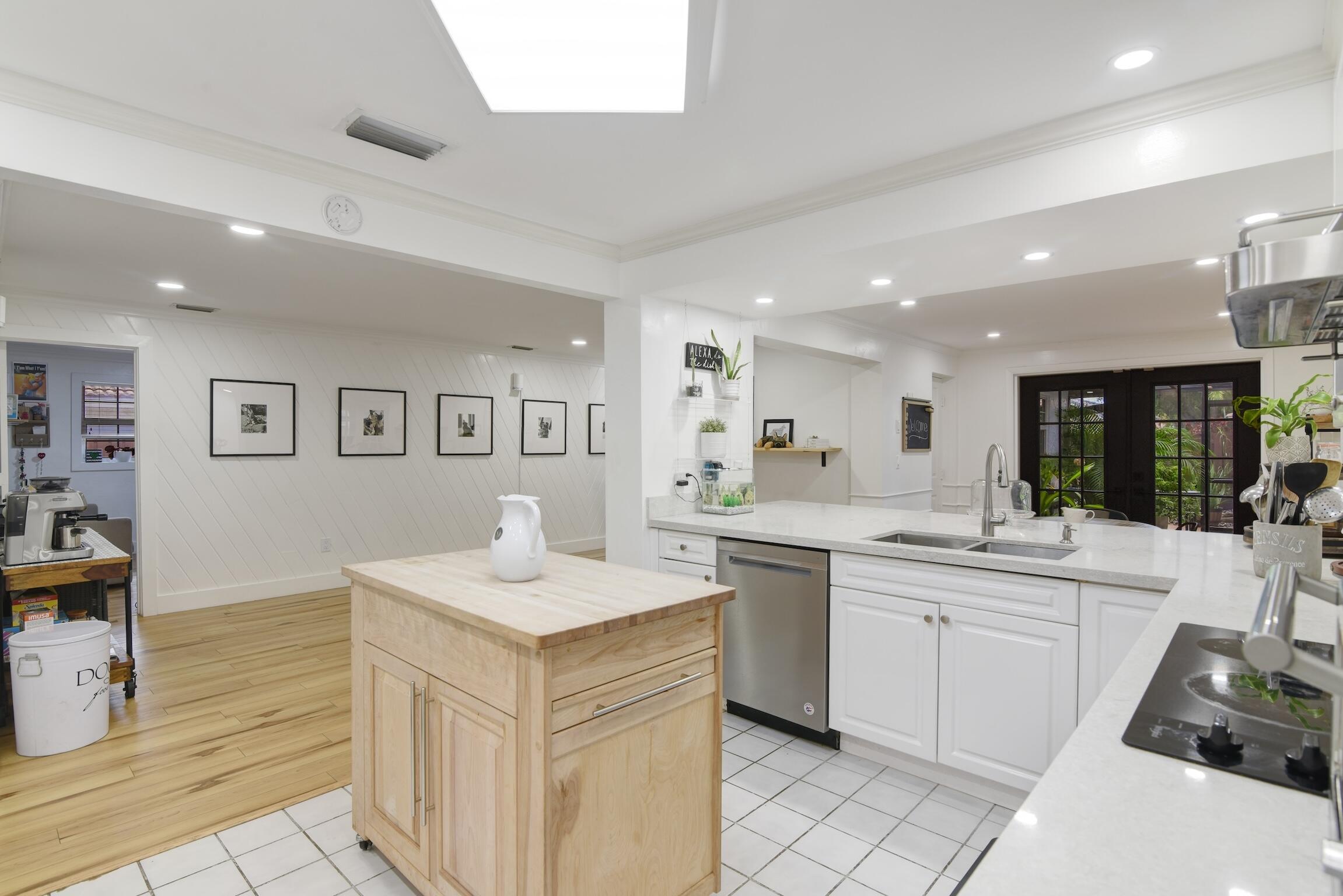8724 NW 27th Street