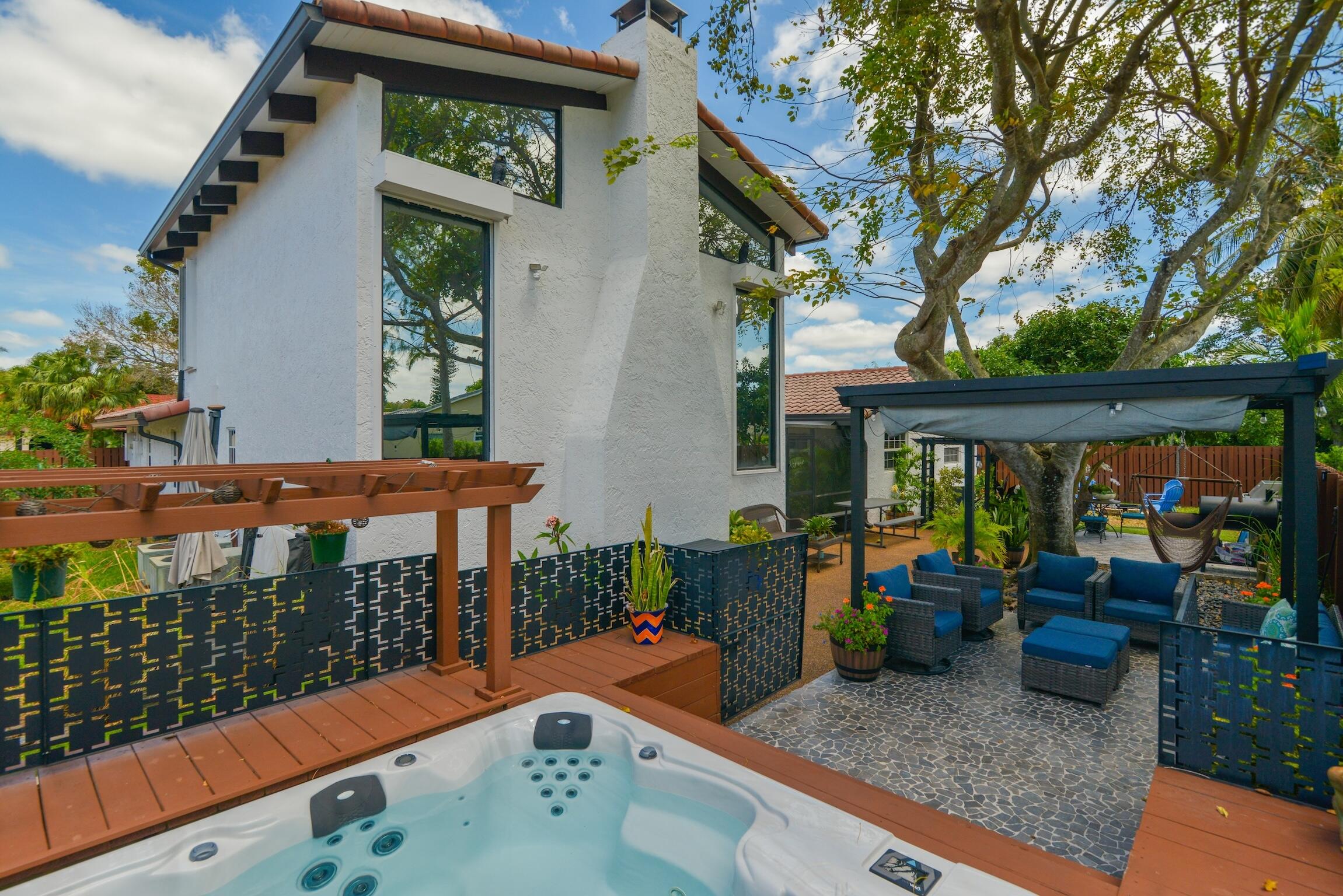 8724 NW 27th Street