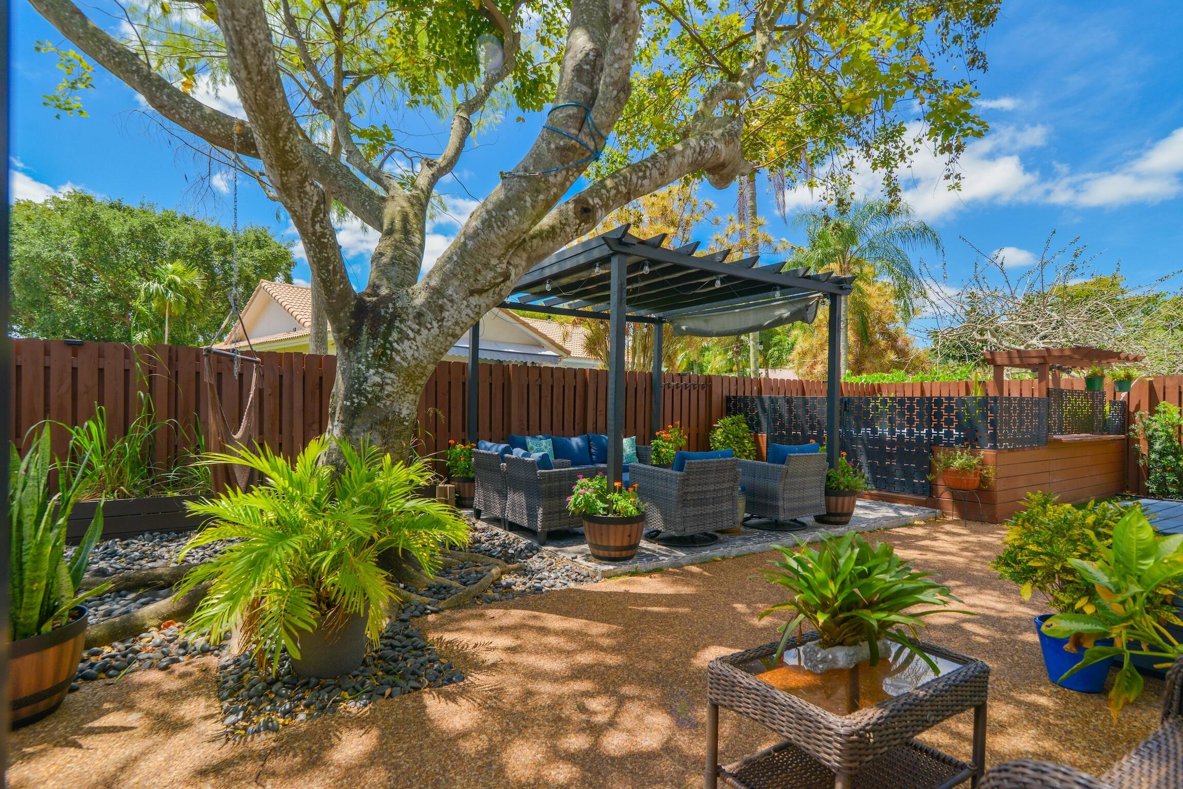 8724 NW 27th Street
