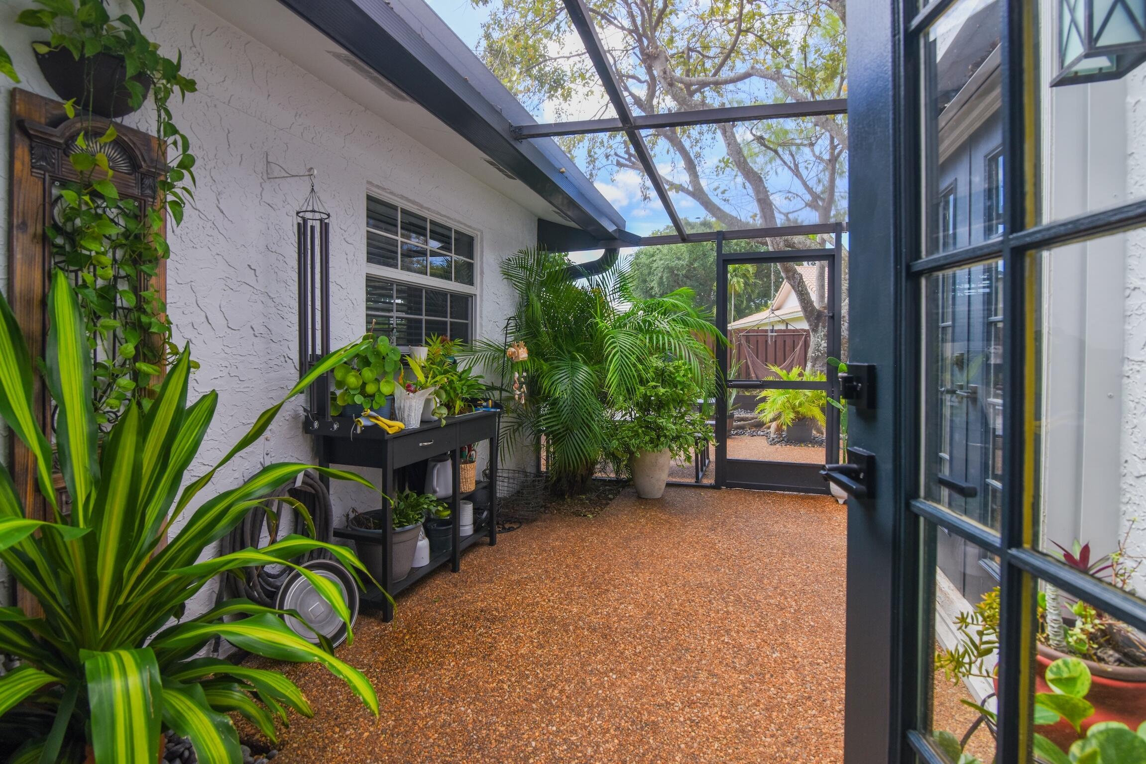 8724 NW 27th Street