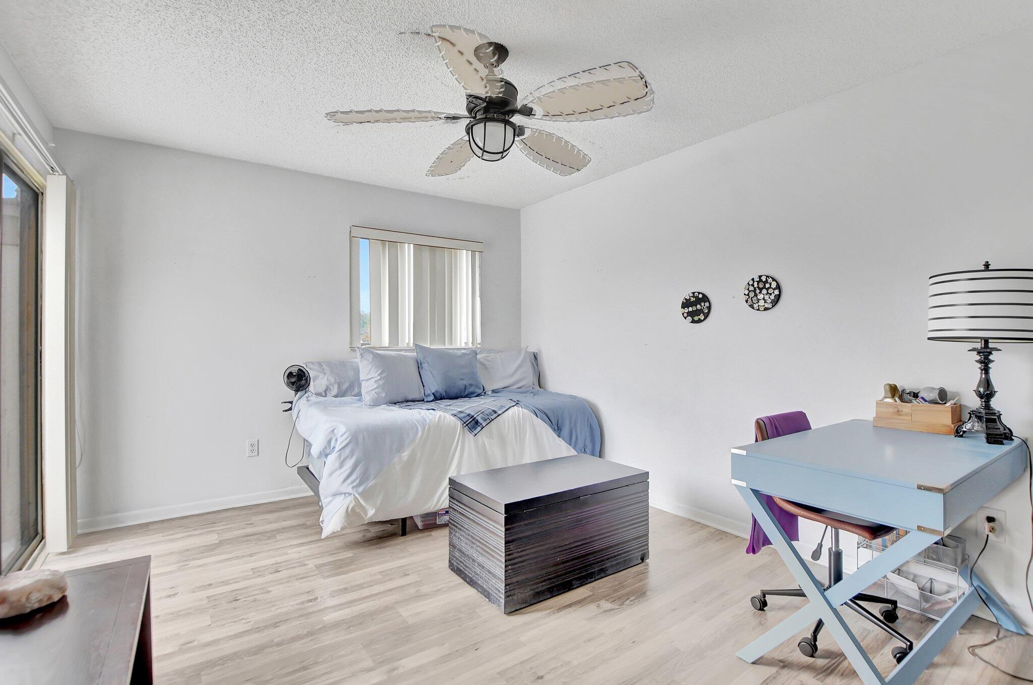6730 Canary Palm Circle