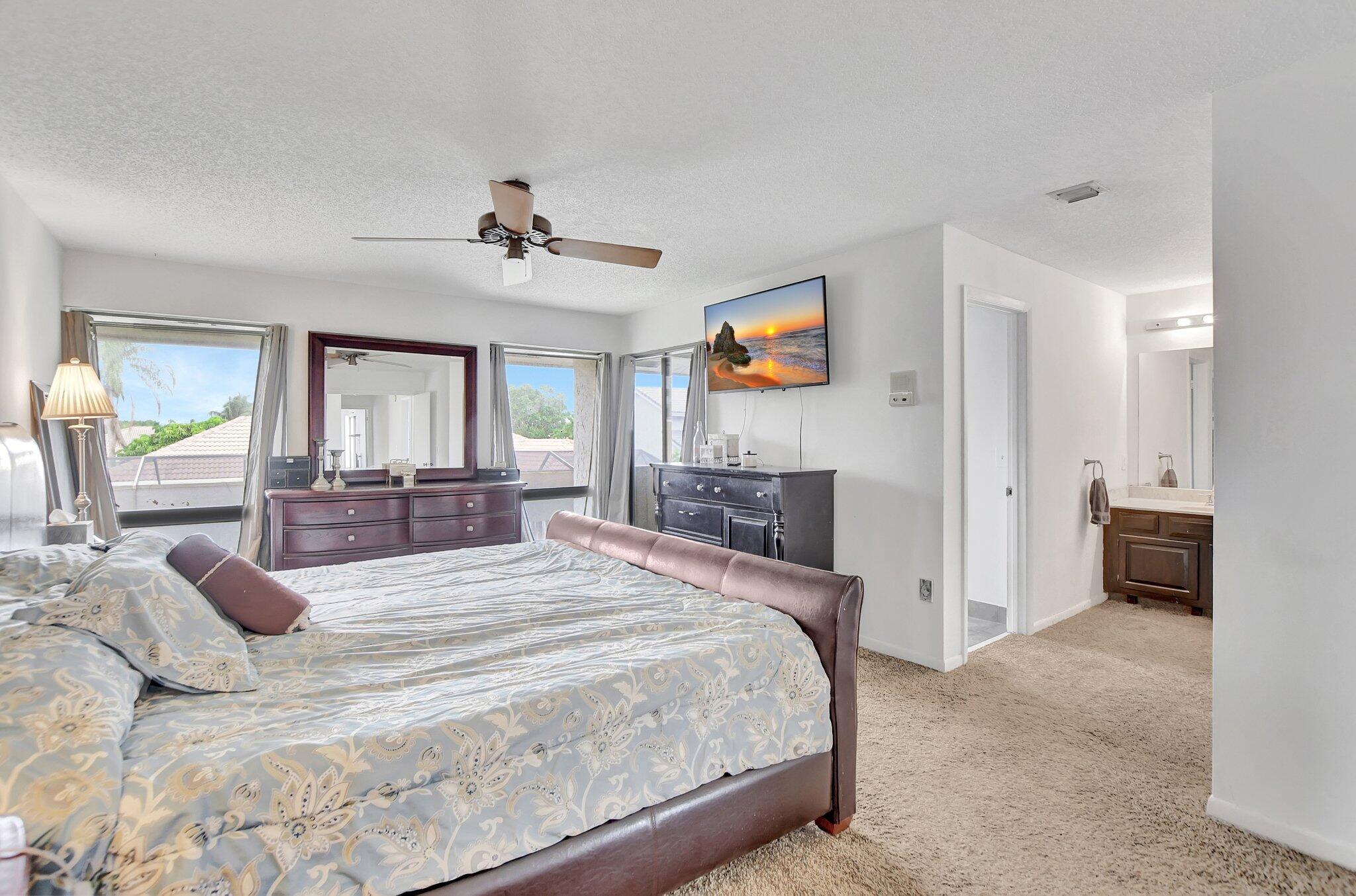 6730 Canary Palm Circle