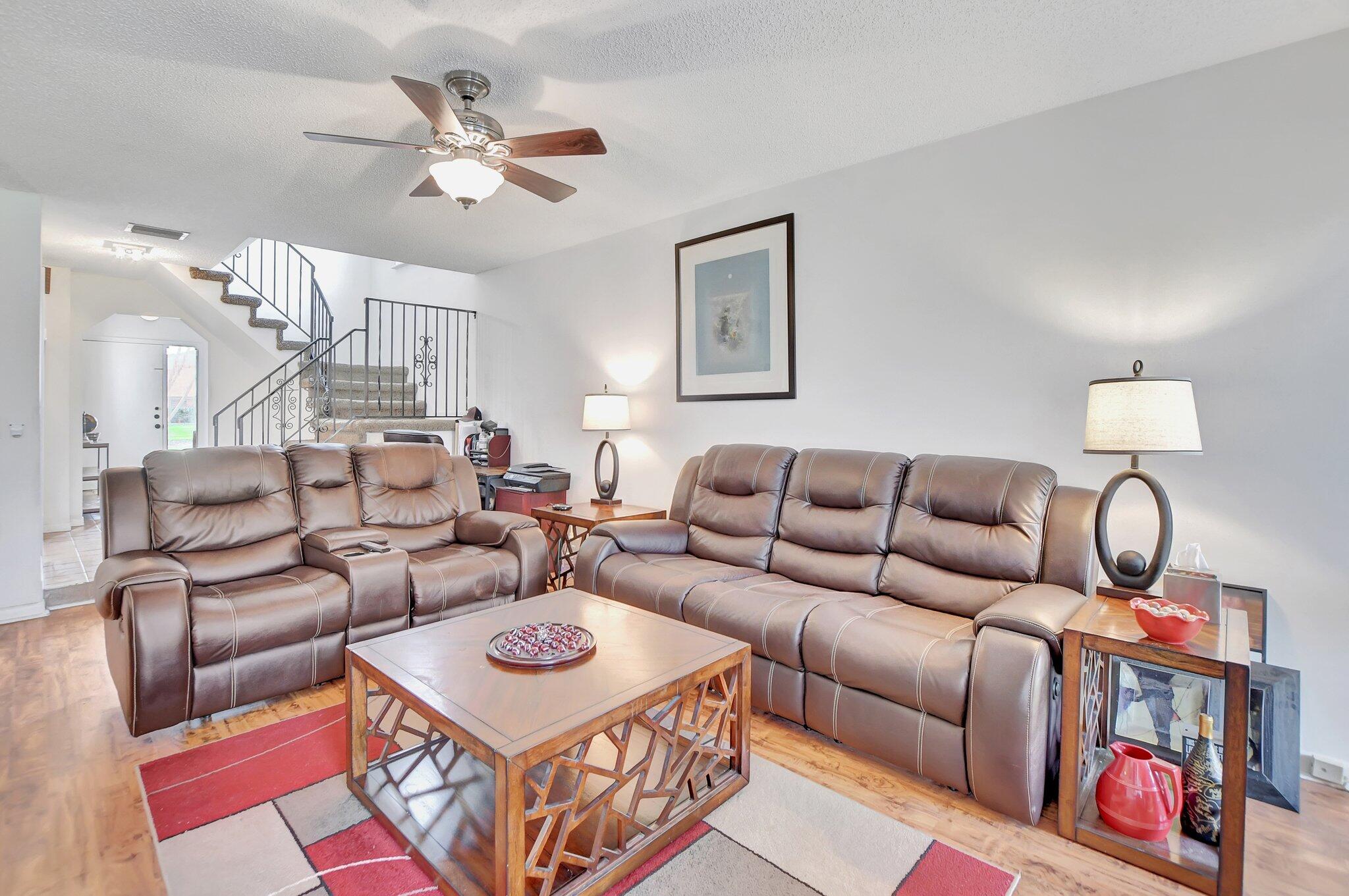 6730 Canary Palm Circle