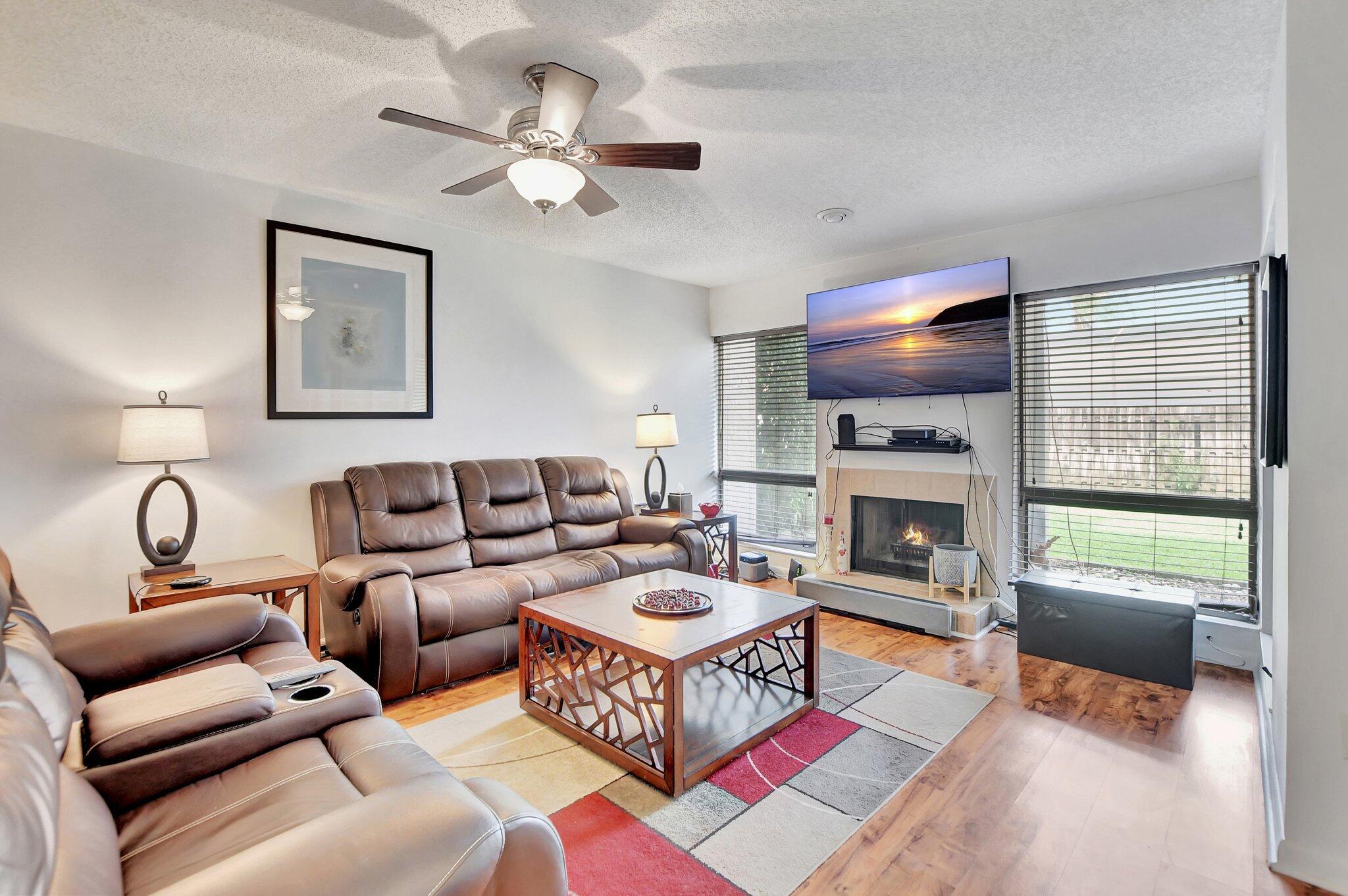 6730 Canary Palm Circle