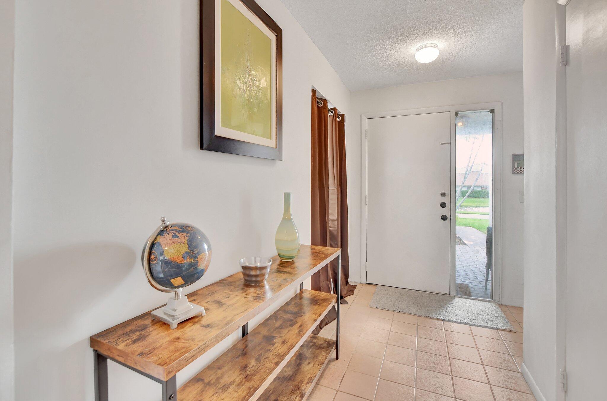 6730 Canary Palm Circle