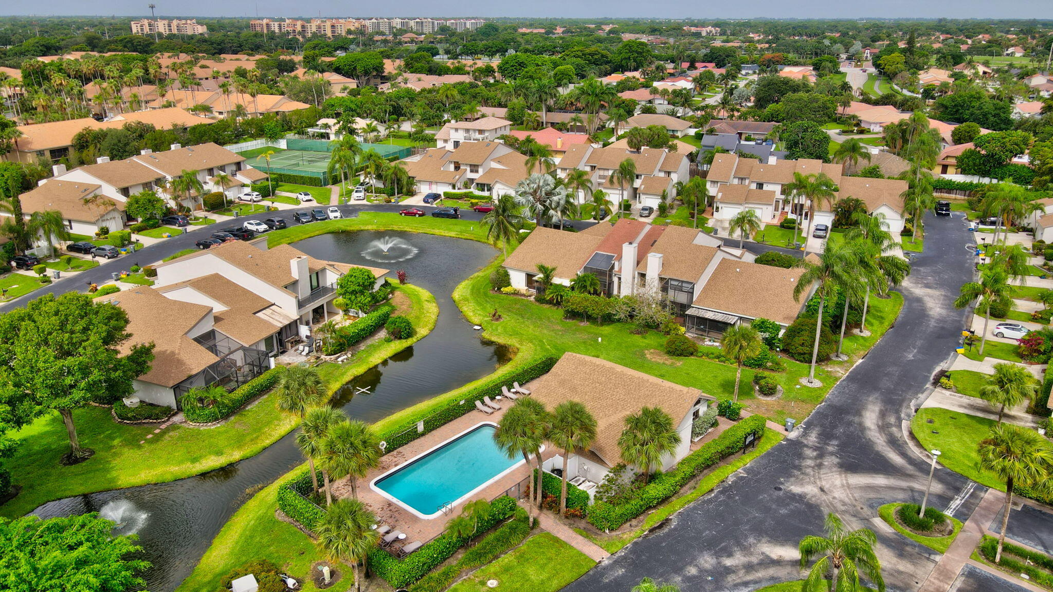 6730 Canary Palm Circle