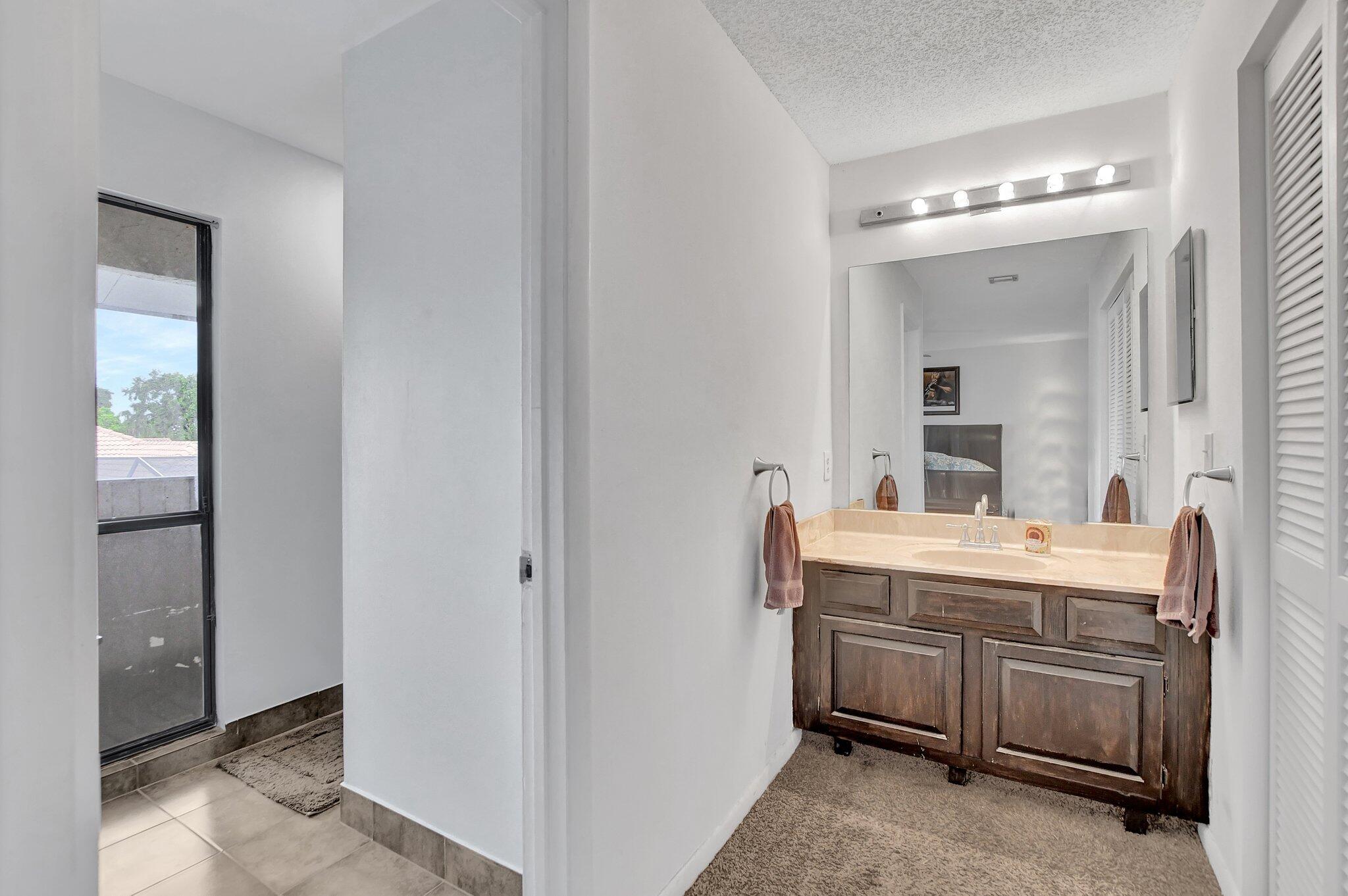 6730 Canary Palm Circle