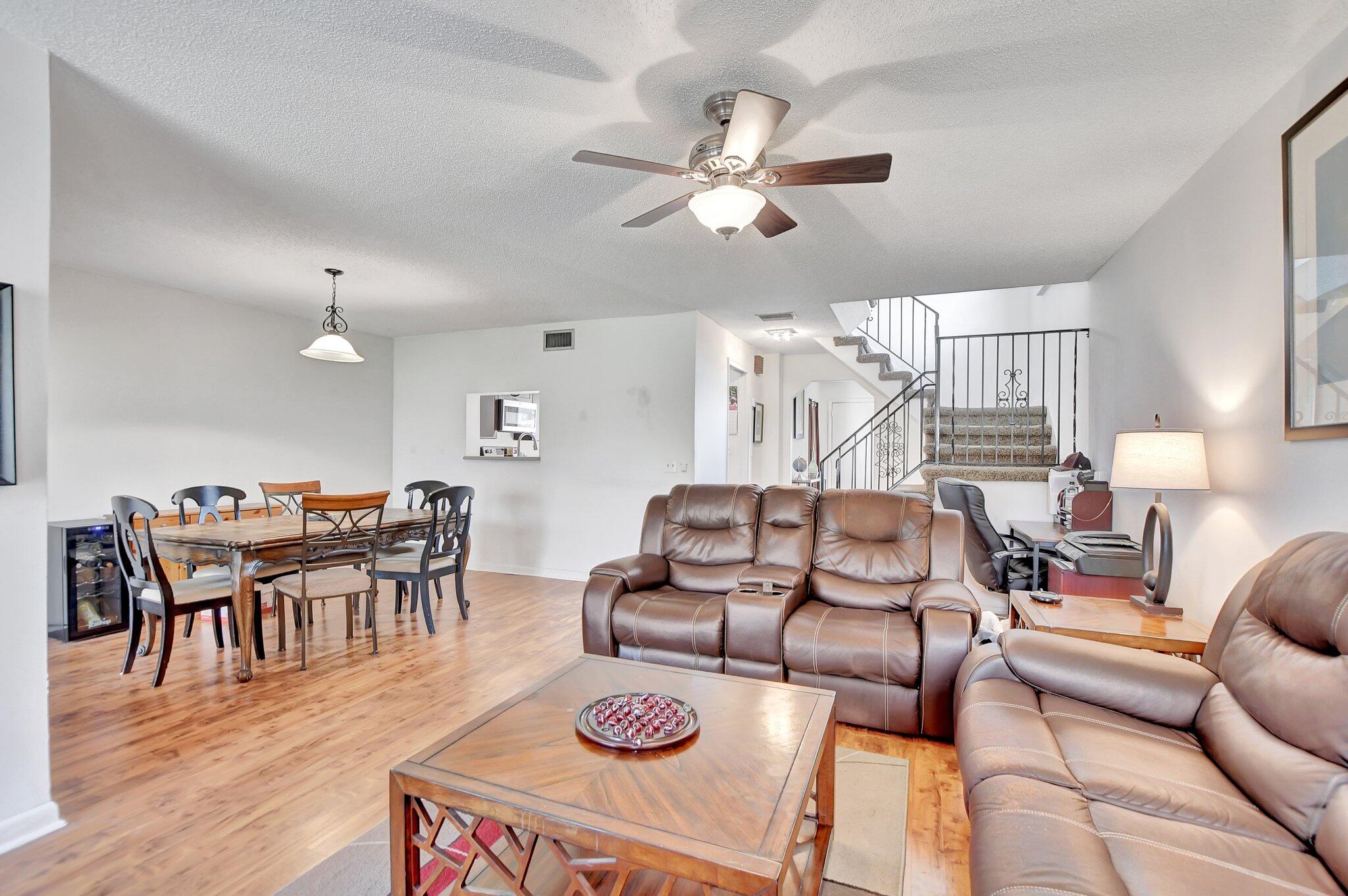 6730 Canary Palm Circle