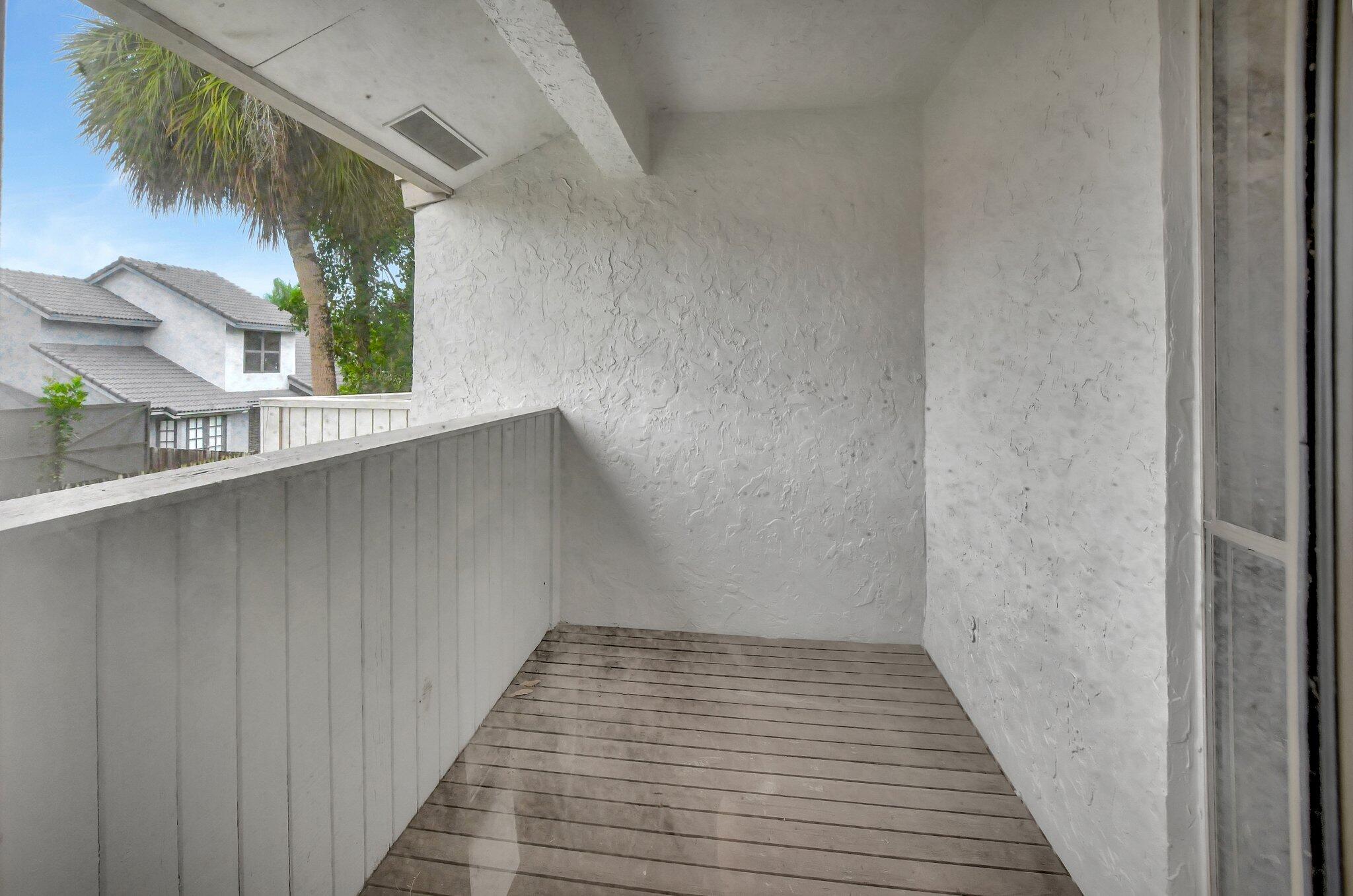 6730 Canary Palm Circle