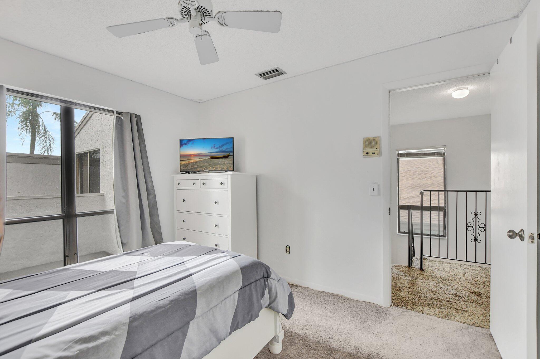 6730 Canary Palm Circle