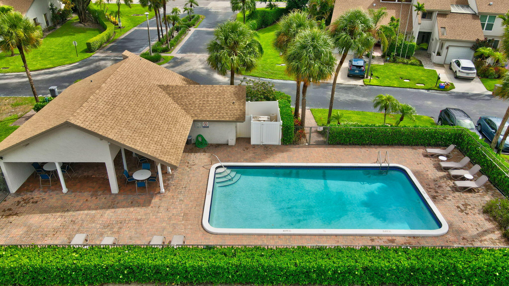 6730 Canary Palm Circle