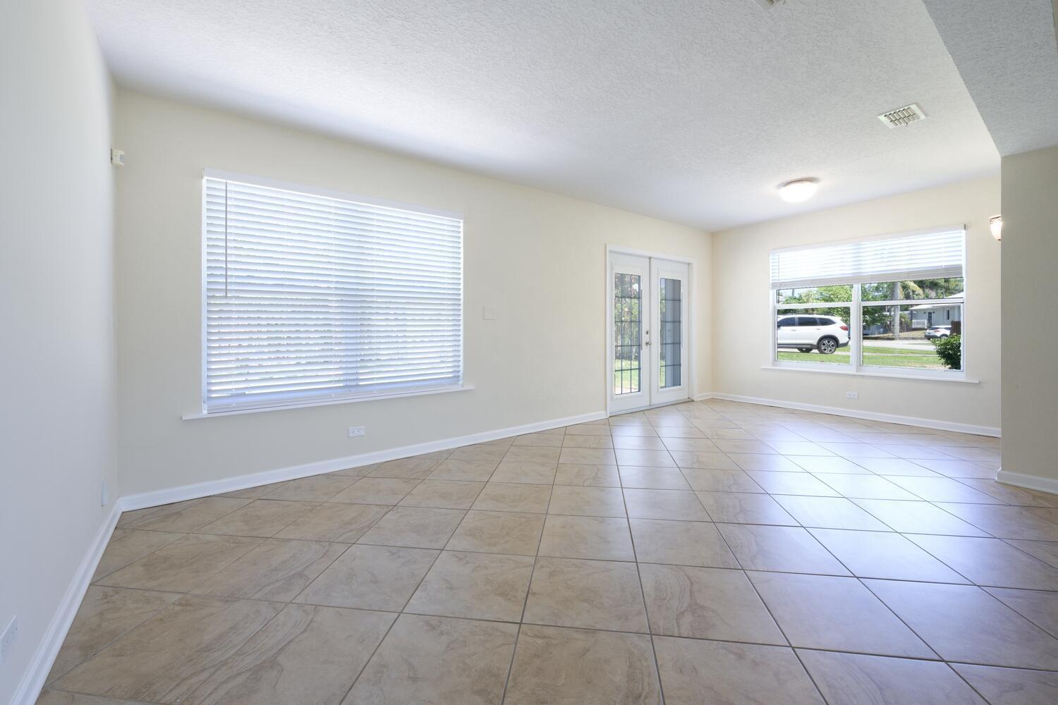 1452 Crest Drive