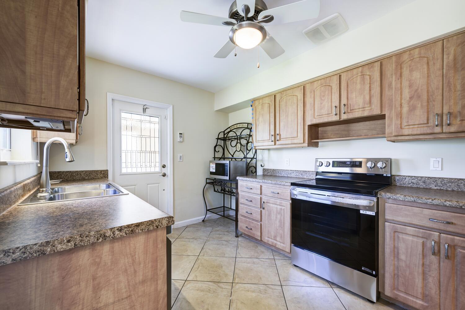 1452 Crest Drive