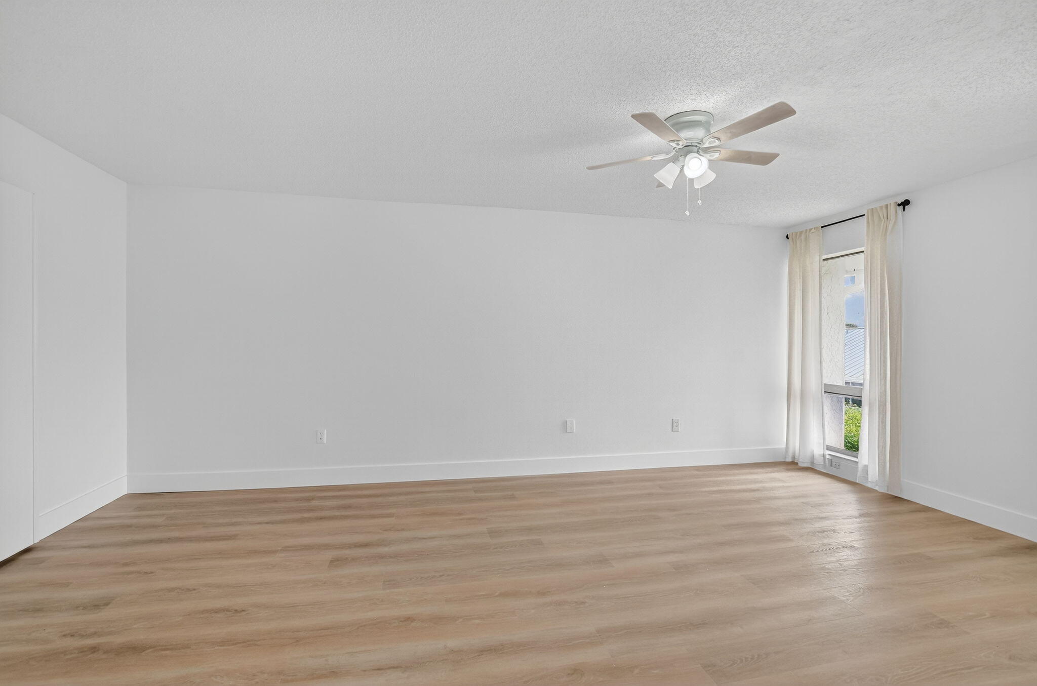 6730 Canary Palm Circle
