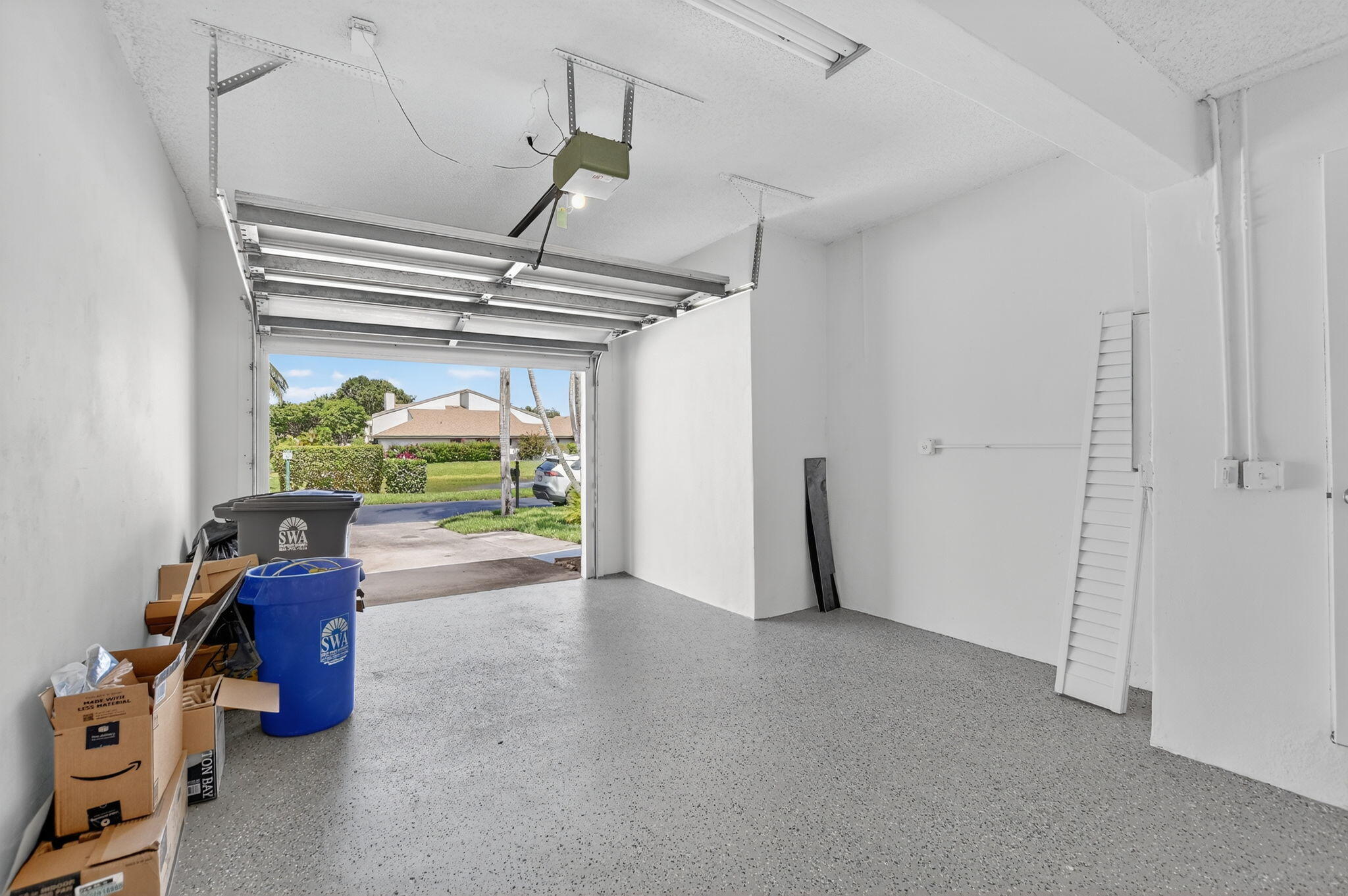 6730 Canary Palm Circle
