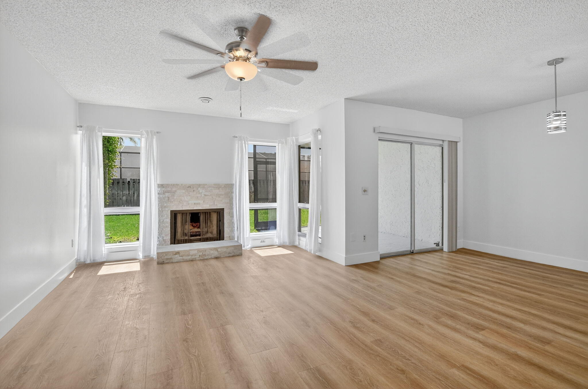 6730 Canary Palm Circle