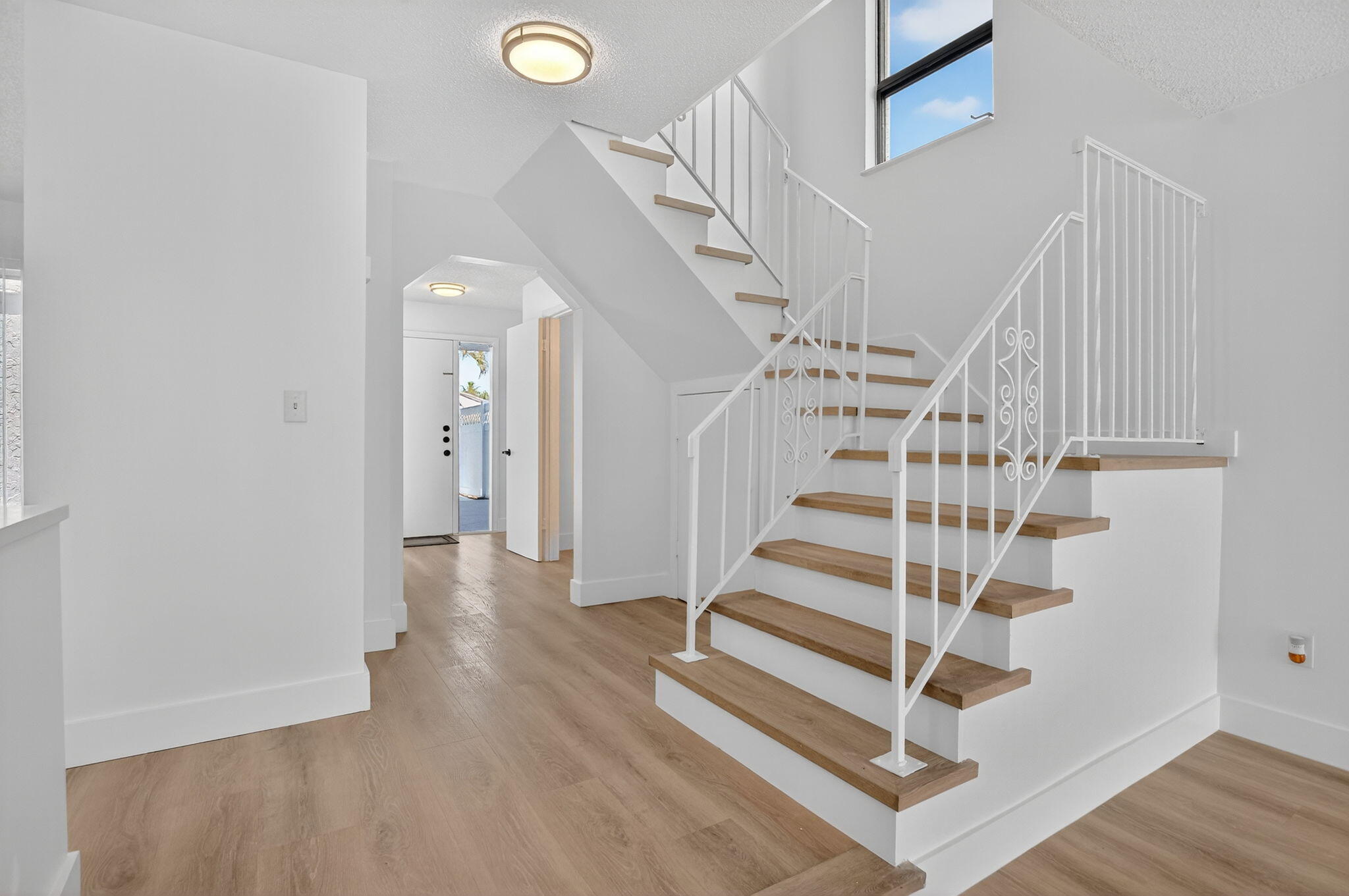 6730 Canary Palm Circle