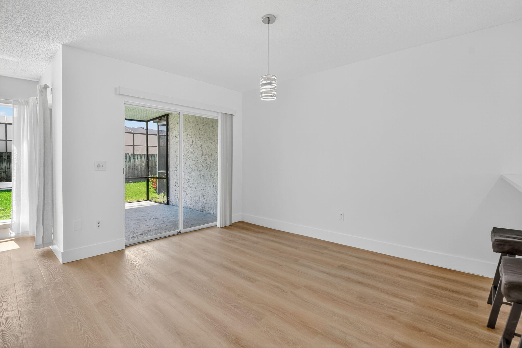 6730 Canary Palm Circle