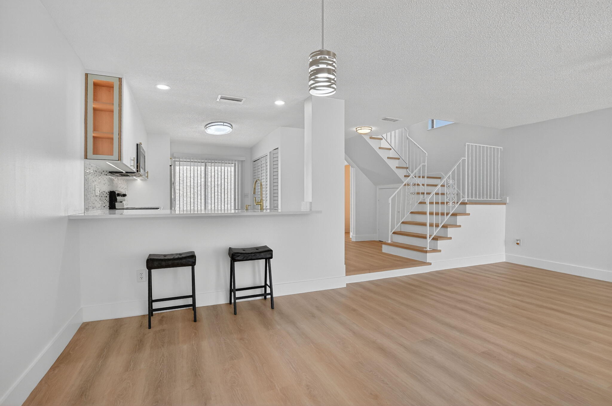 6730 Canary Palm Circle