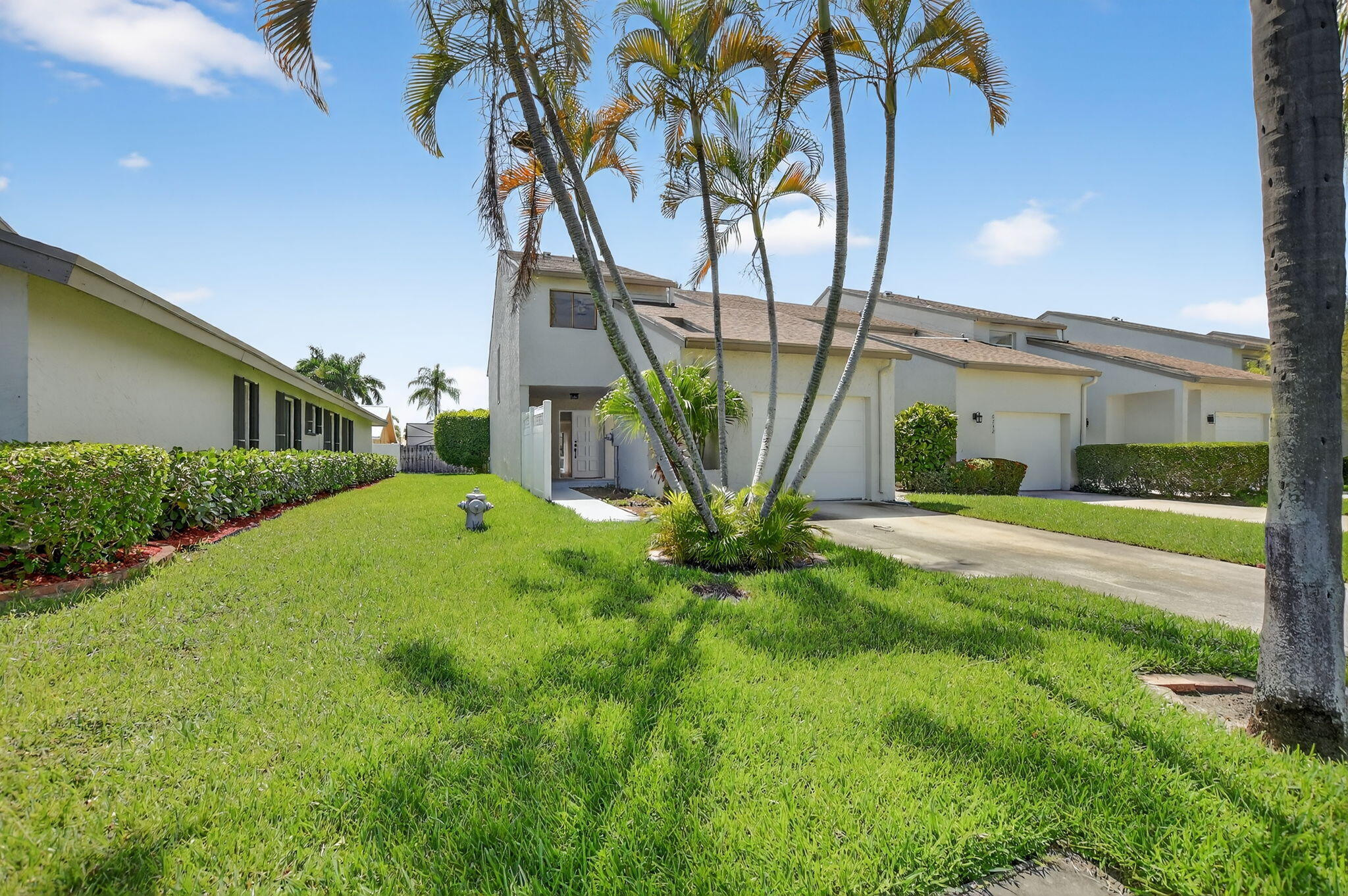6730 Canary Palm Circle
