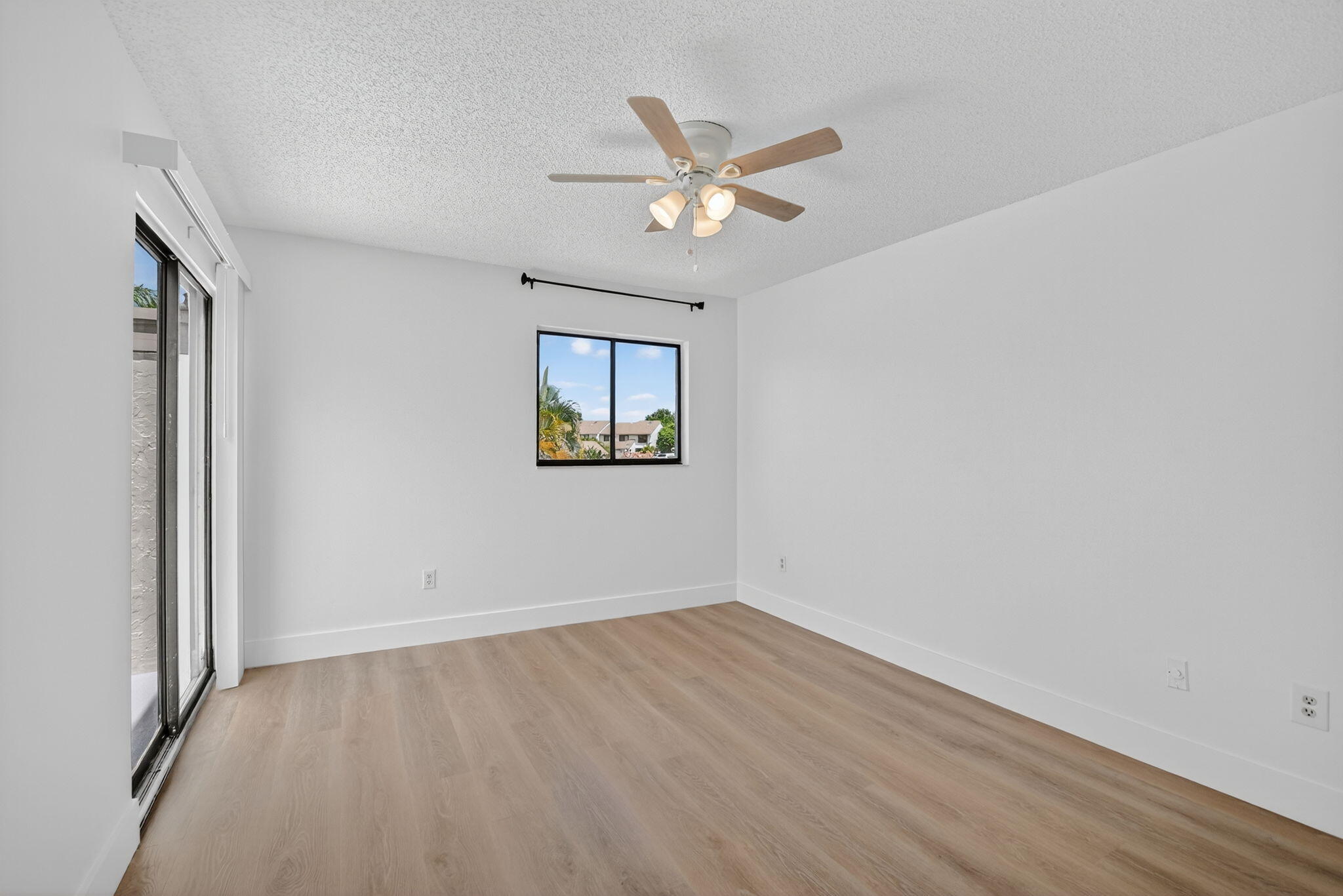 6730 Canary Palm Circle
