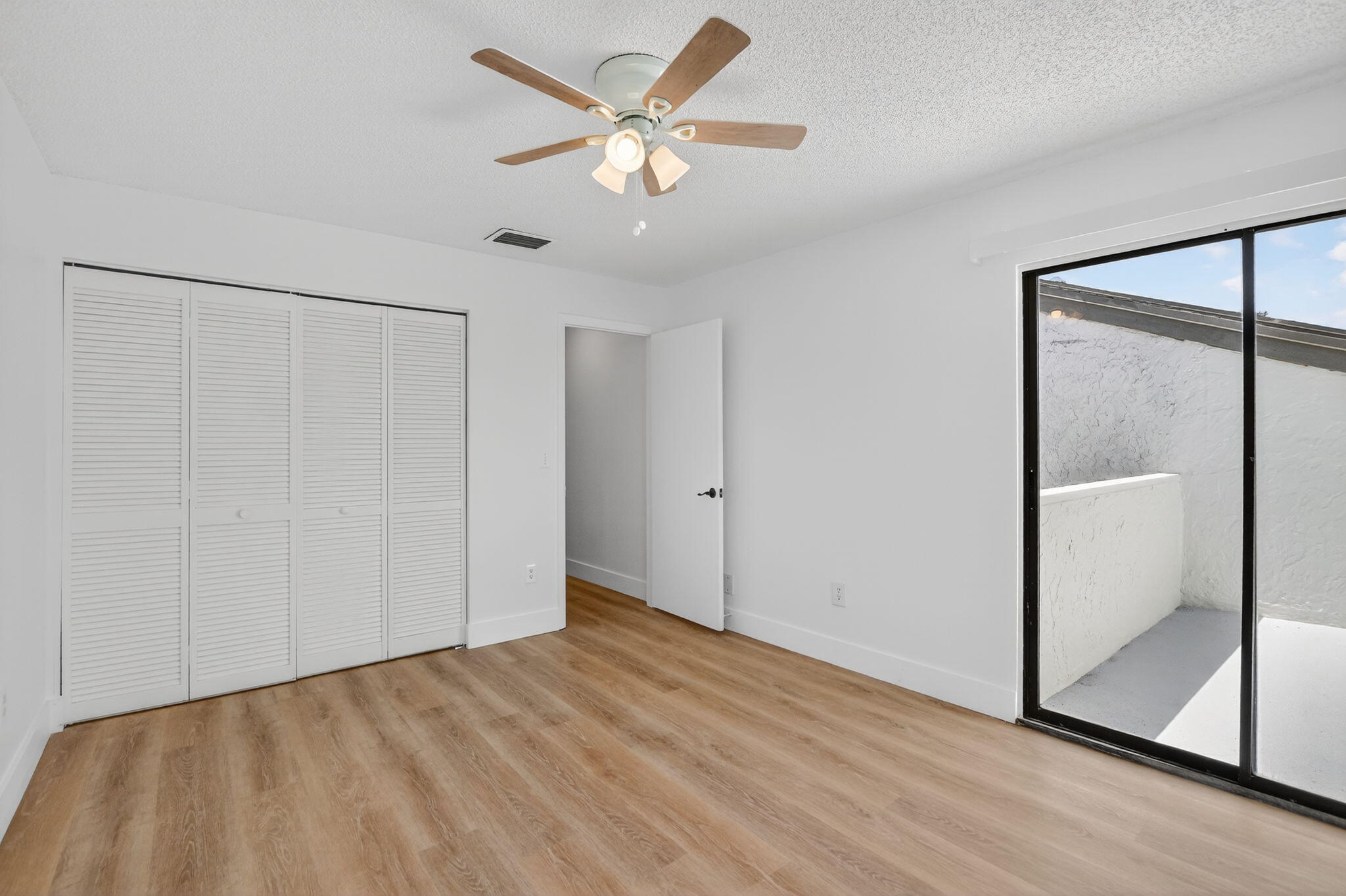 6730 Canary Palm Circle