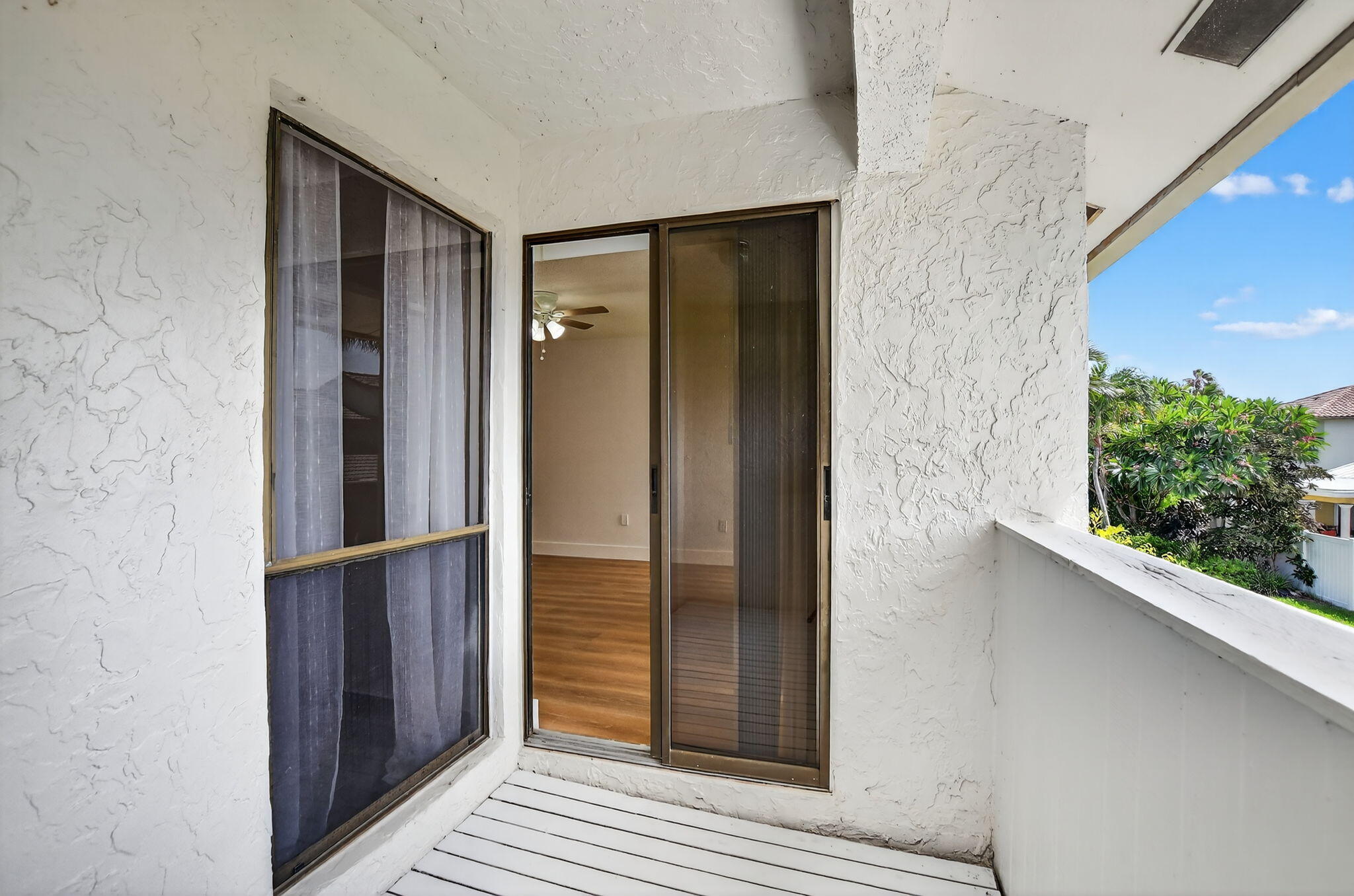 6730 Canary Palm Circle