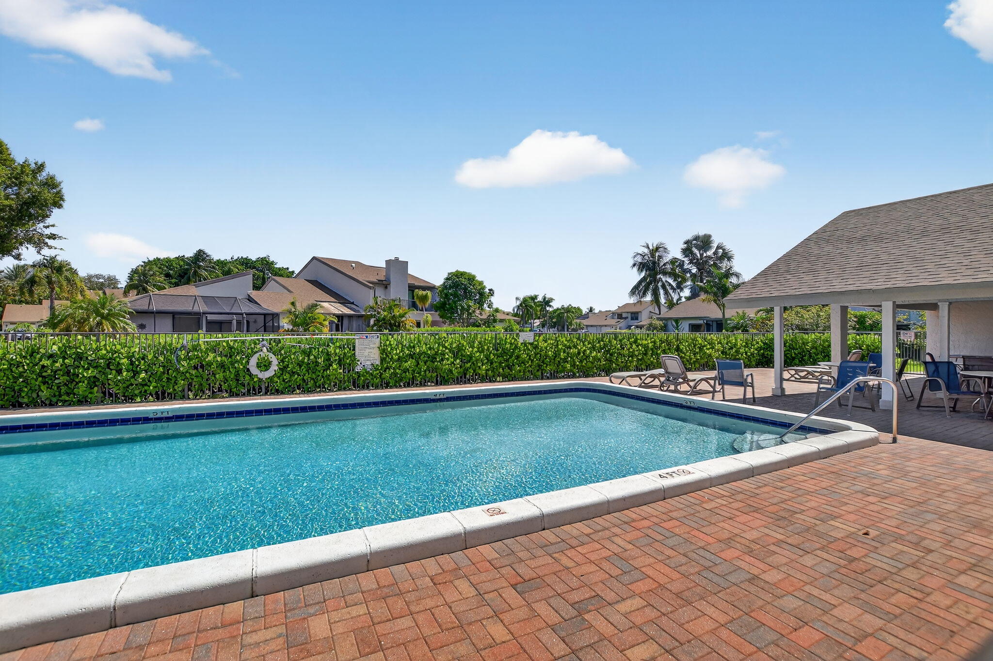 6730 Canary Palm Circle